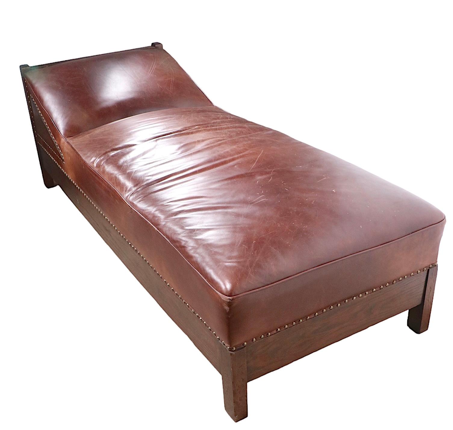 Oak and Leather Arts and Crafts Mission Daybed Chaise Lounge c. 1900 -1920's 8