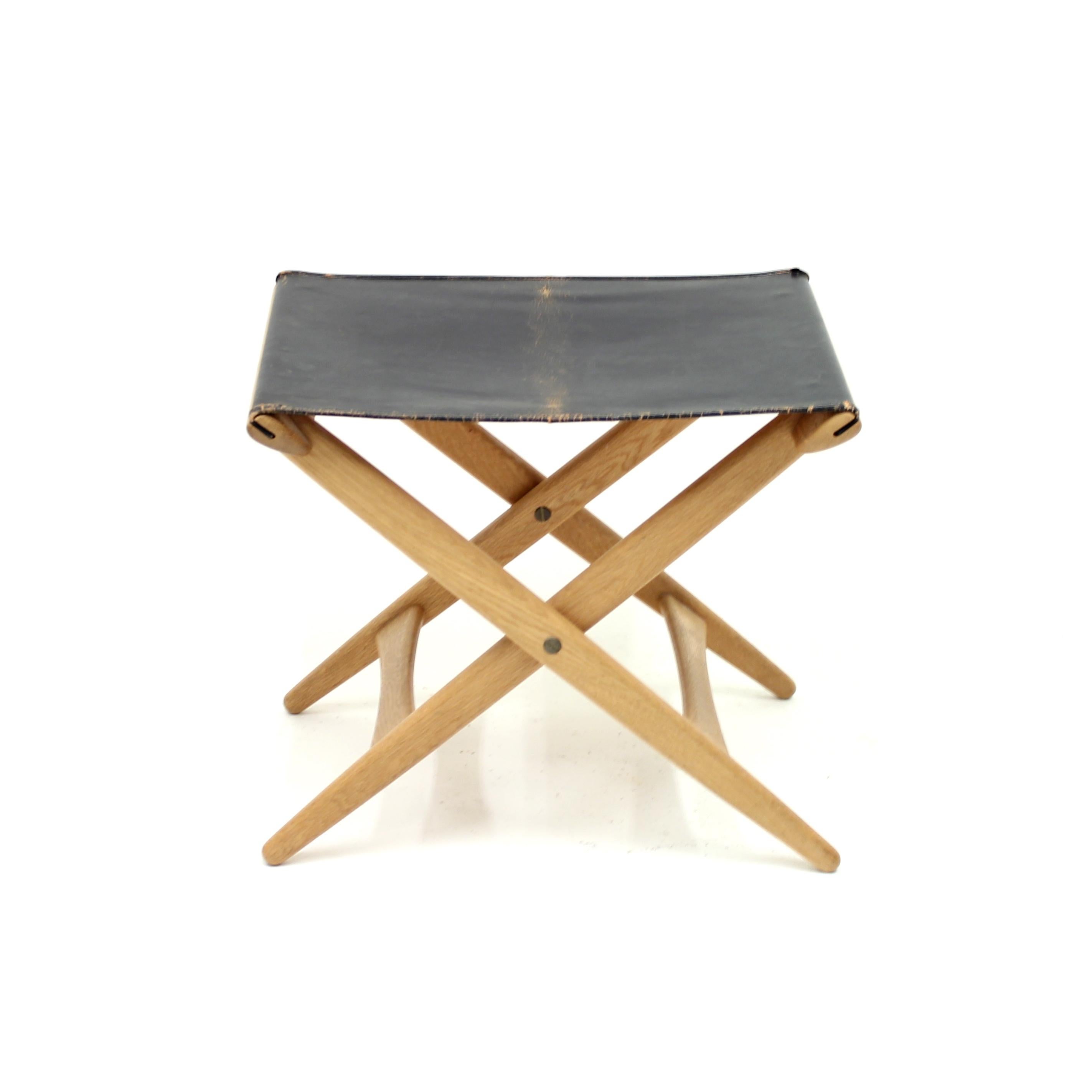 Mid-20th Century Oak and Leather Folding Stool by Östen Kristiansson for Luxus, 1960s