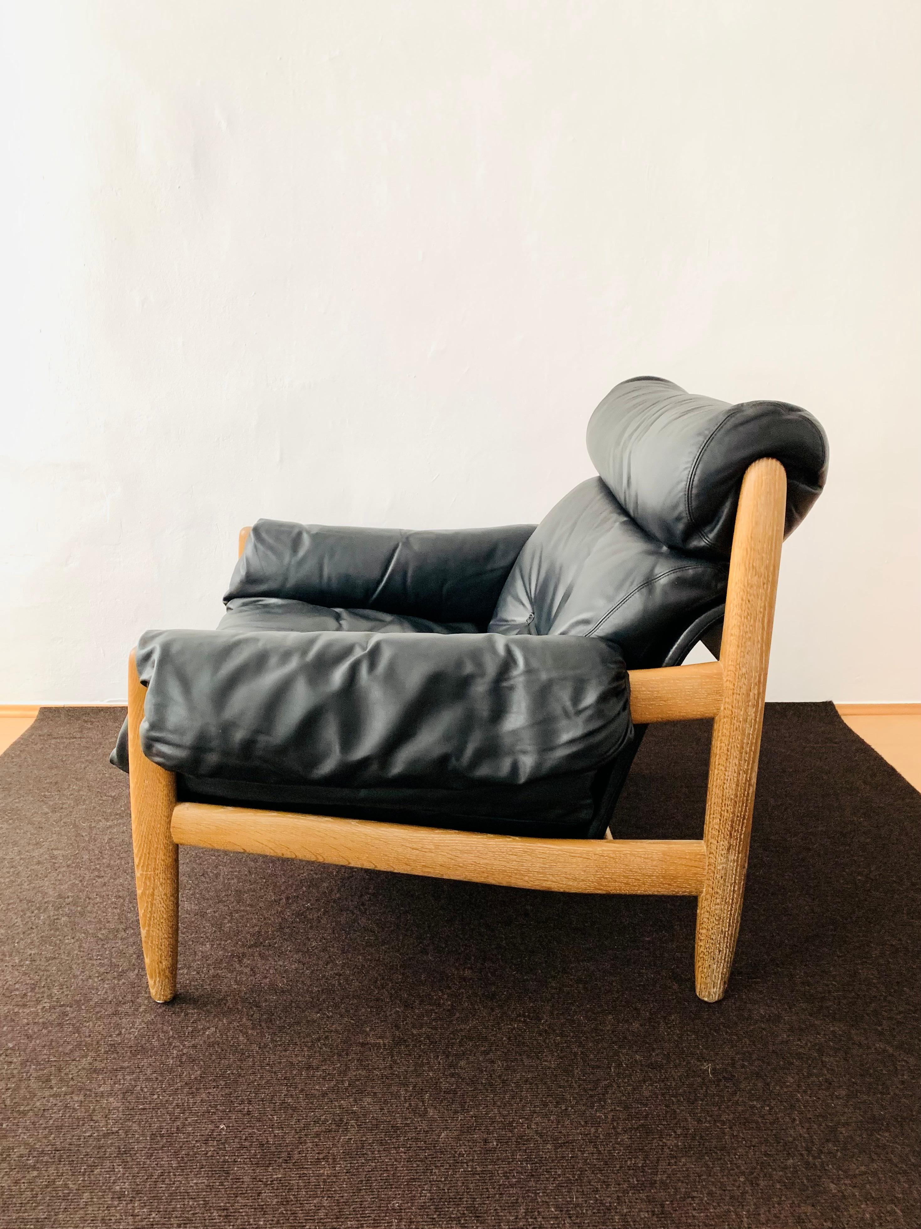Oak and Leather Lounge Chair with Ottoman For Sale 4