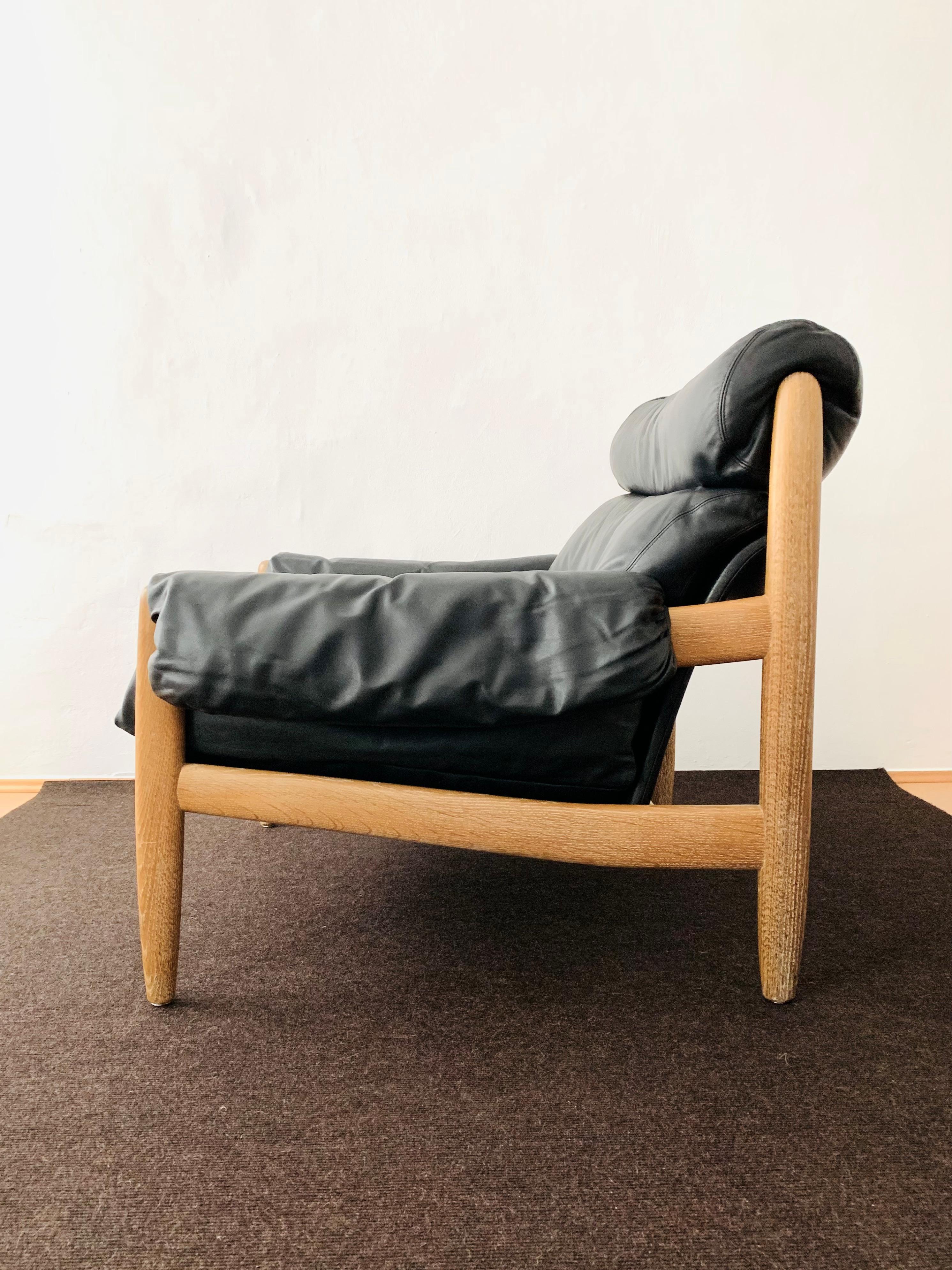 Oak and Leather Lounge Chair with Ottoman For Sale 3