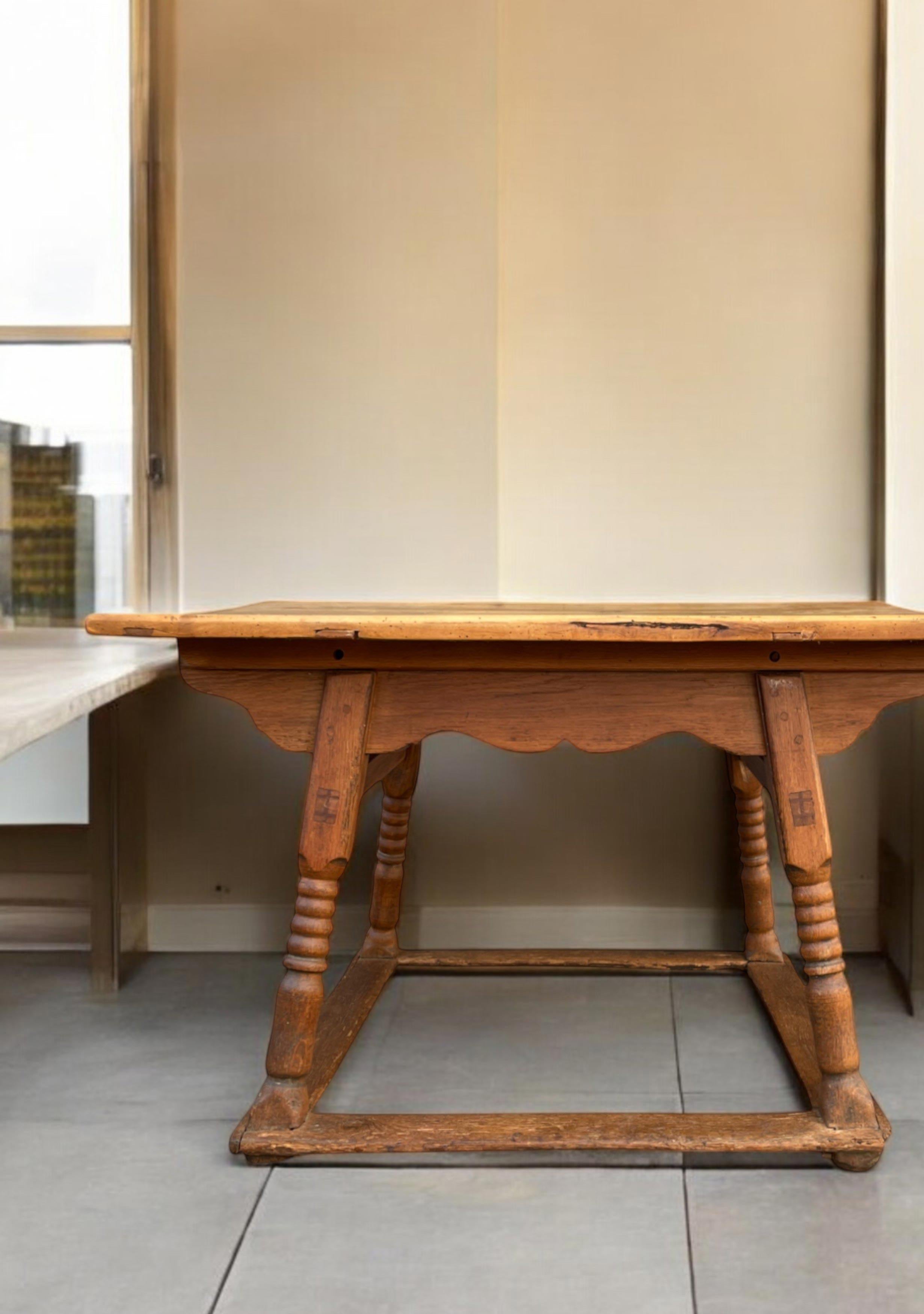 Late 18th Century Oak and Maple Dining Table, late 18th century For Sale