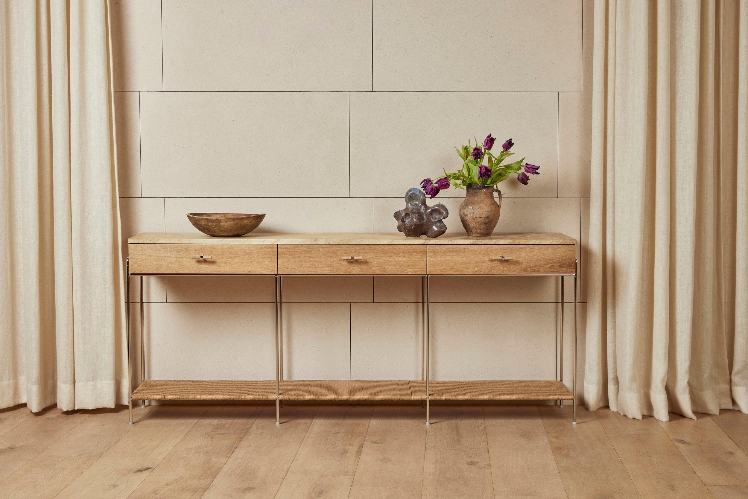 Console in Oak e marmo con ripiano in giunco - nichelato lucido in vendita 1