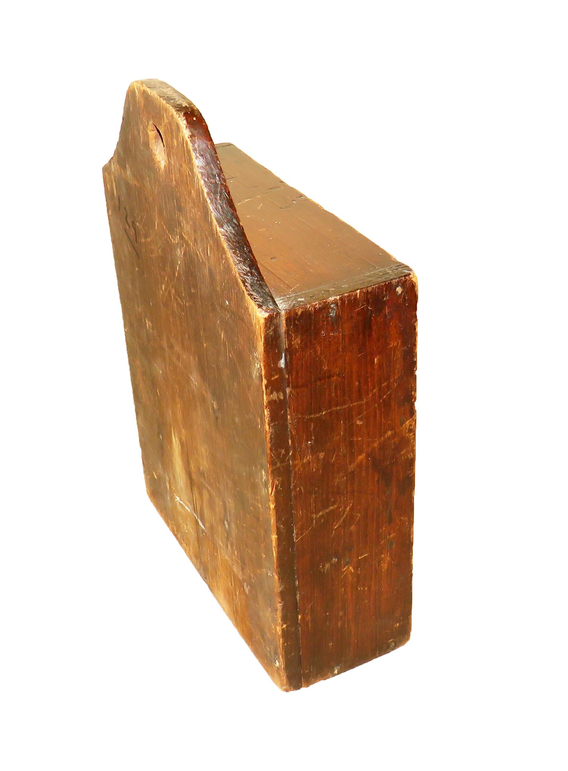 Chêne Boîte à épices murale en chêne et pin du 19e siècle en vente