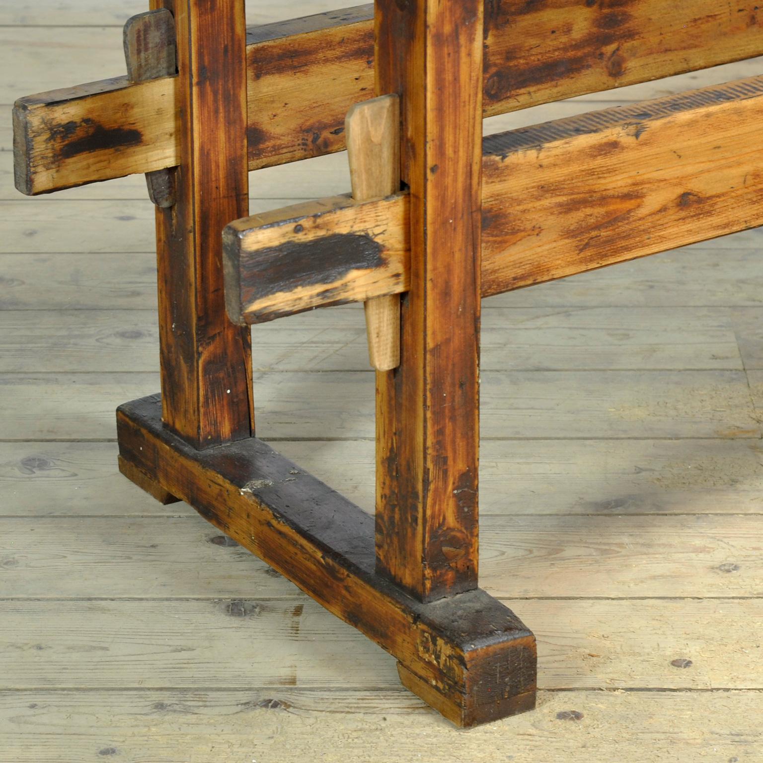 Oak and pine Carpenter’s Workbench, circa 1900 For Sale 7