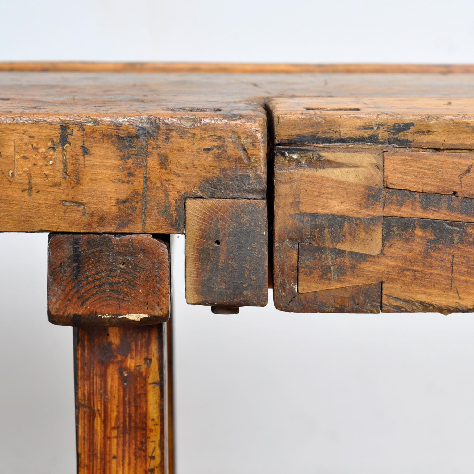 Oak and pine Carpenter’s Workbench, circa 1900 In Good Condition For Sale In Amsterdam, Noord Holland