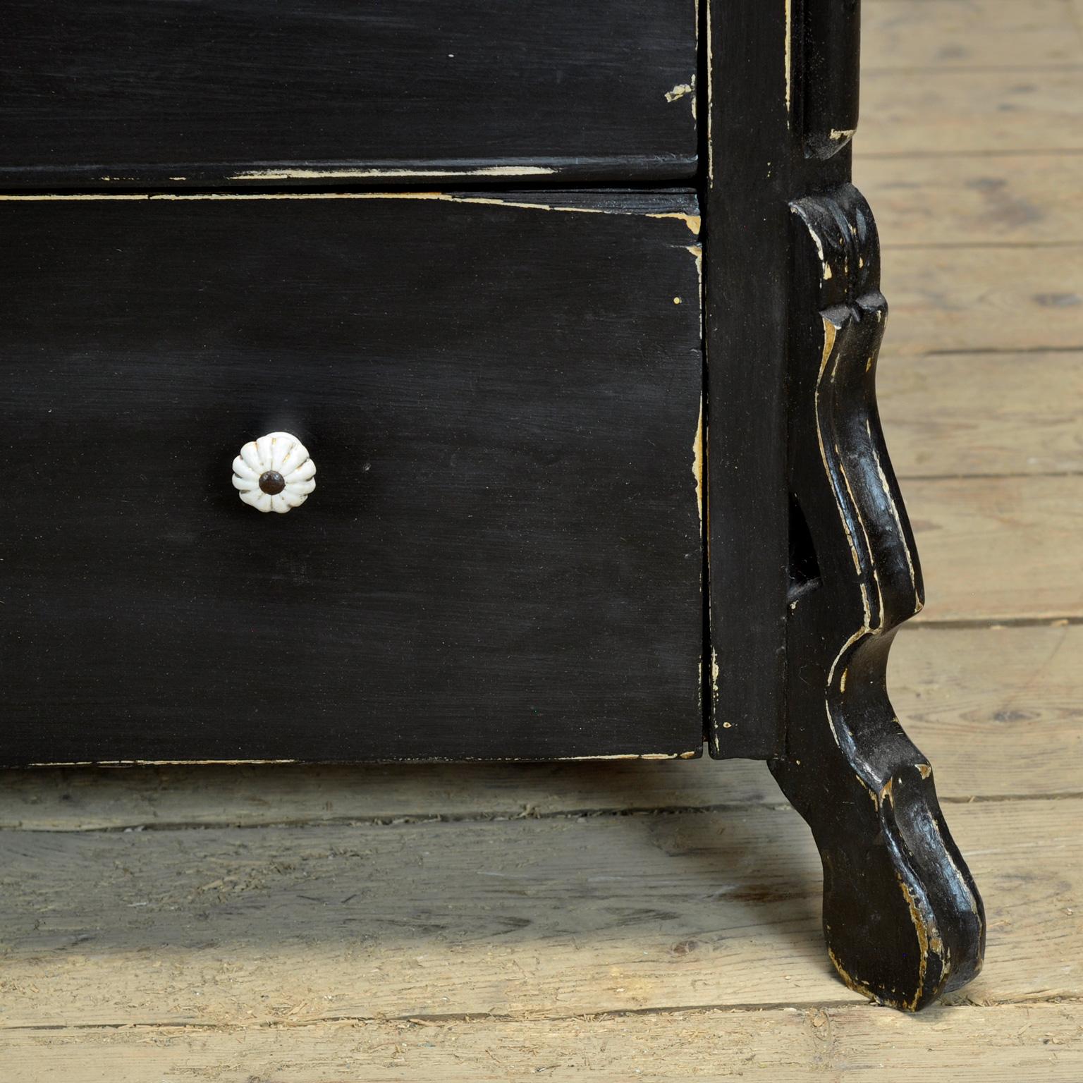 Oak and pine Chest of drawers, 1910s For Sale 6