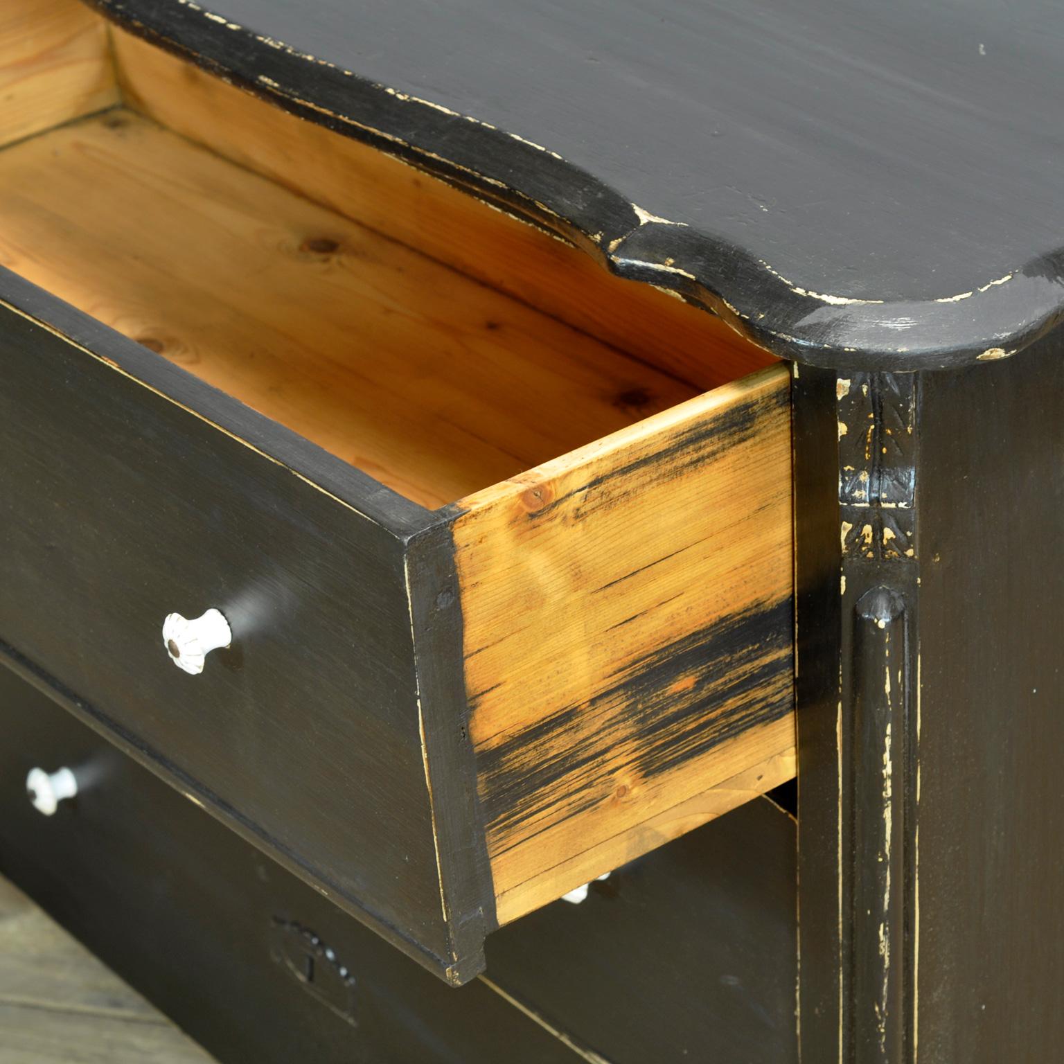 Oak and pine Chest of drawers, 1910s In Good Condition For Sale In Amsterdam, Noord Holland