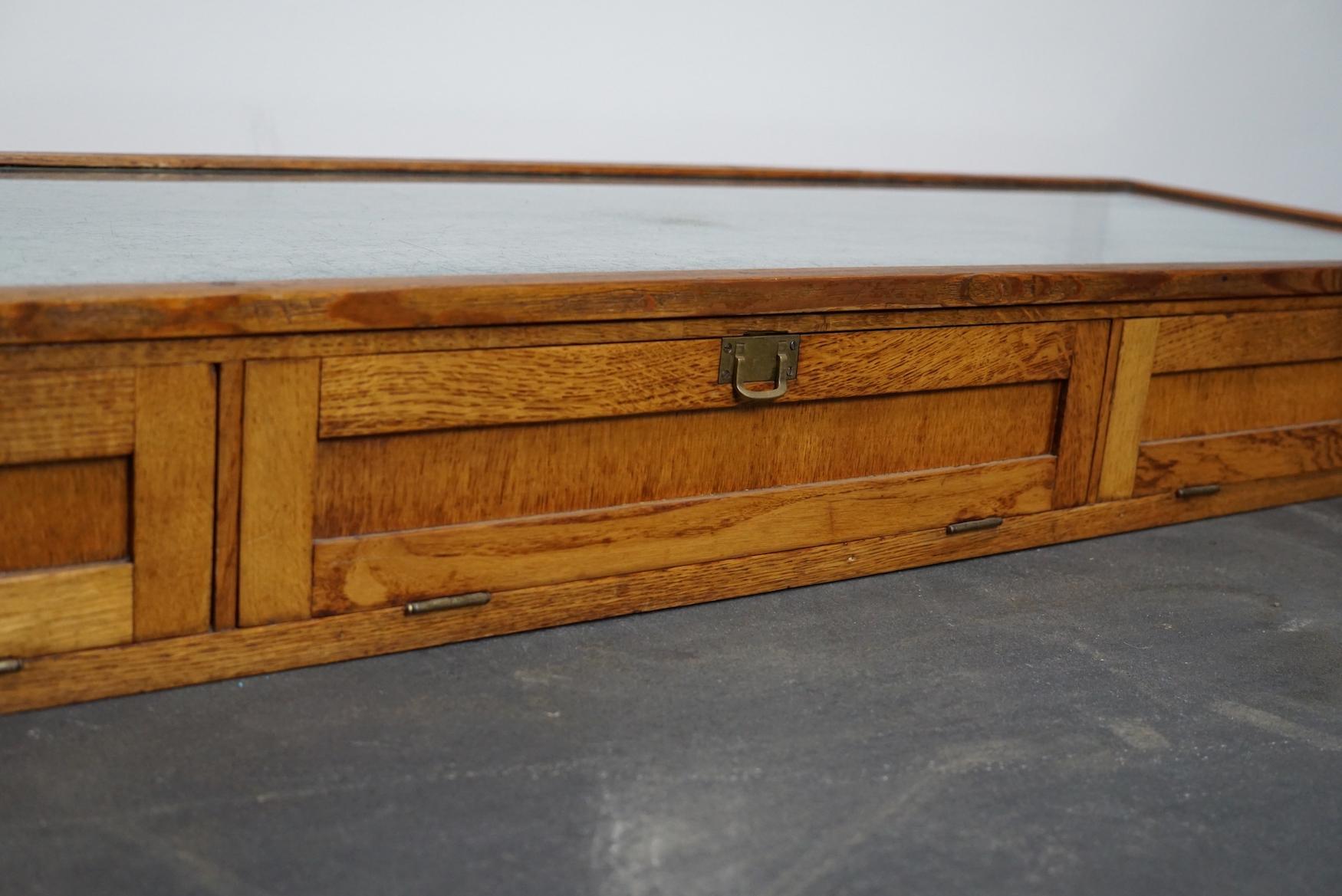 Oak and Pine Jewelry / Shop Display Cabinet or Table Vitrine, Early 20th Century 9