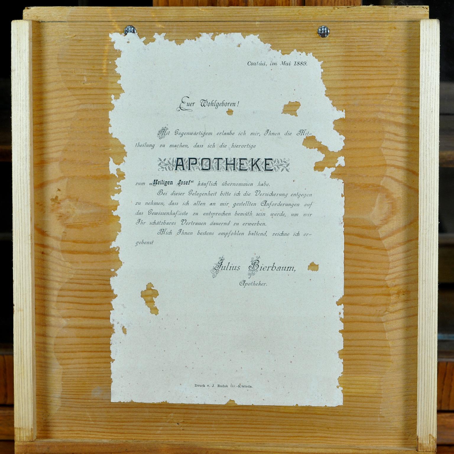 Armoire de pharmacie en chêne et pin, anno 1889 en vente 8