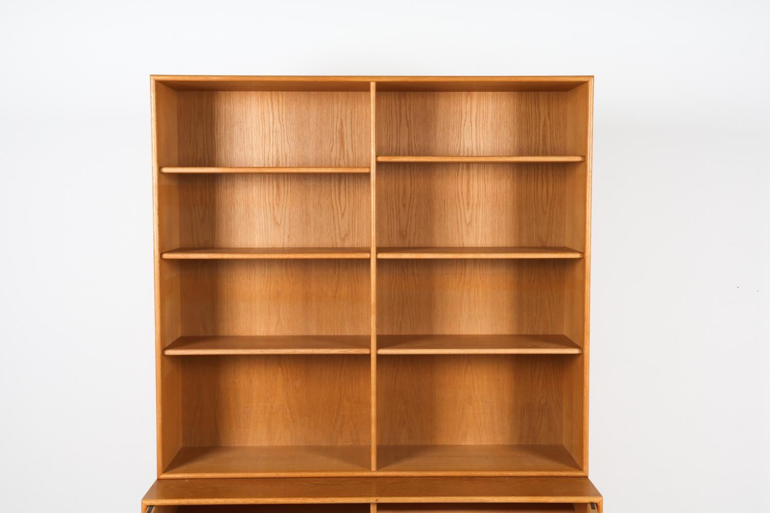 Bibliothèque de Alf Svensson pour Bajsta, Suède en vente 5