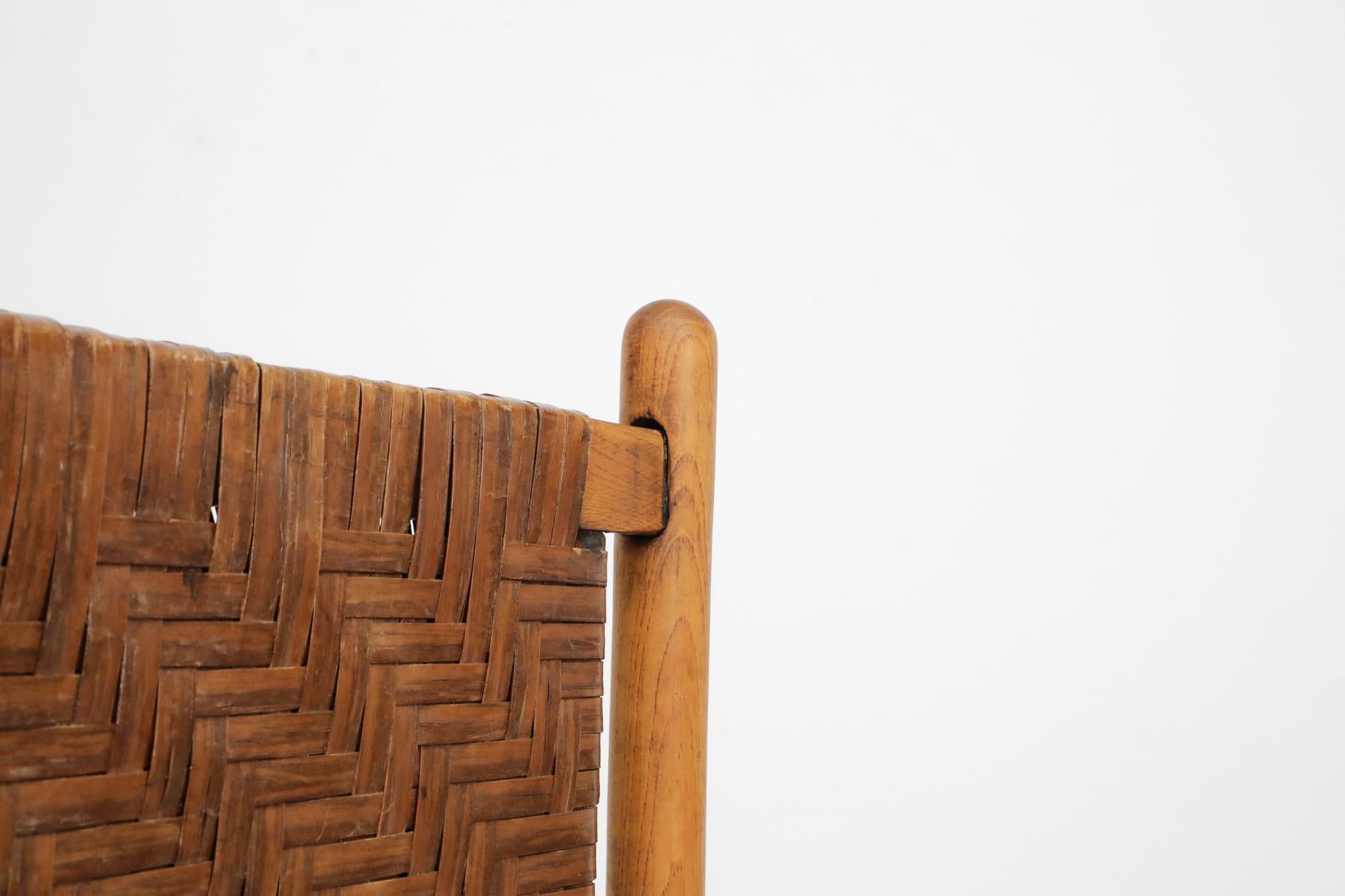 Sedia trono con schienale alto con struttura in Oak di metà secolo e seduta e schienale in rattan in vendita 5