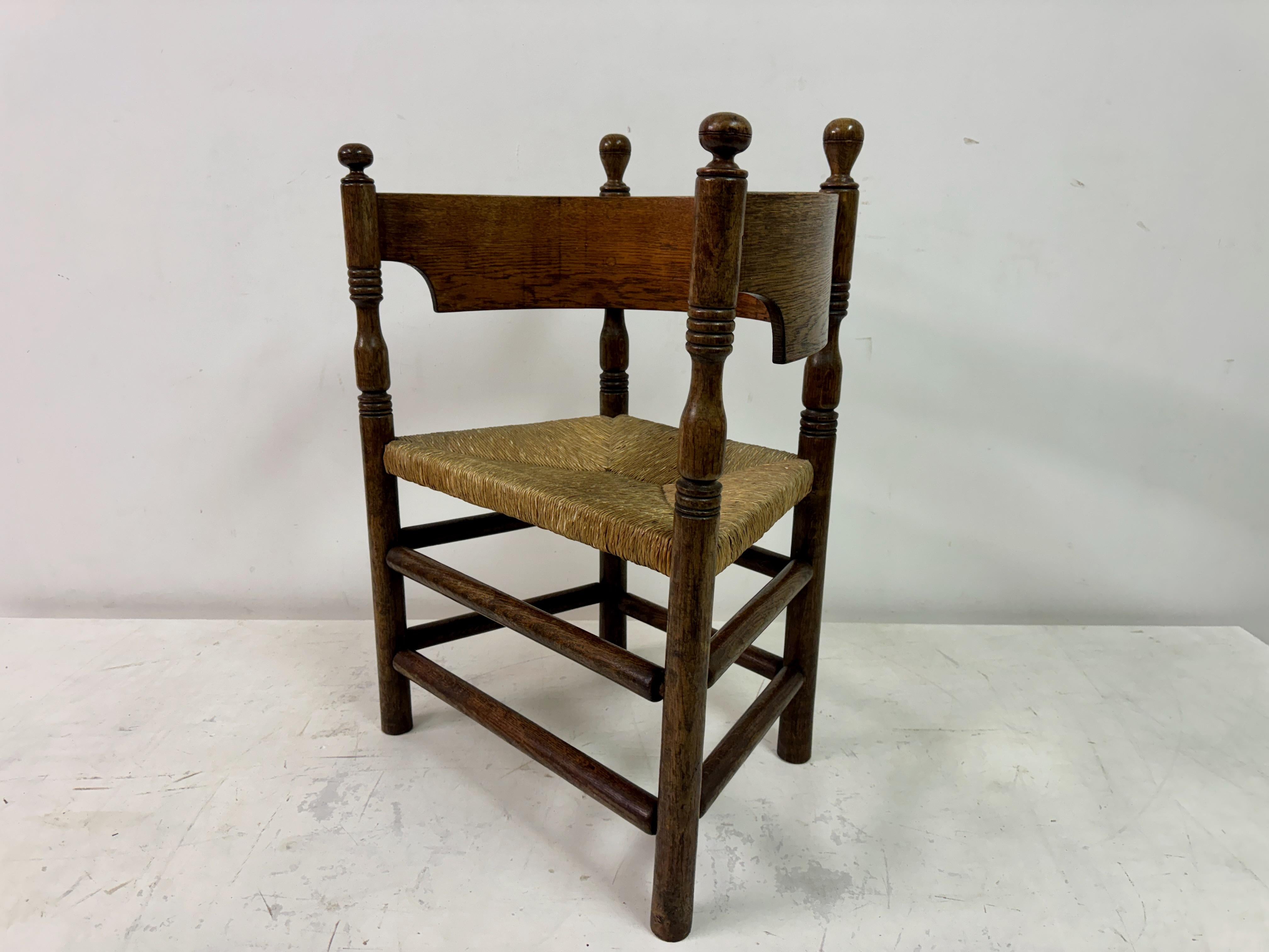 Sillón de roble y junco con respaldo redondo en venta 3