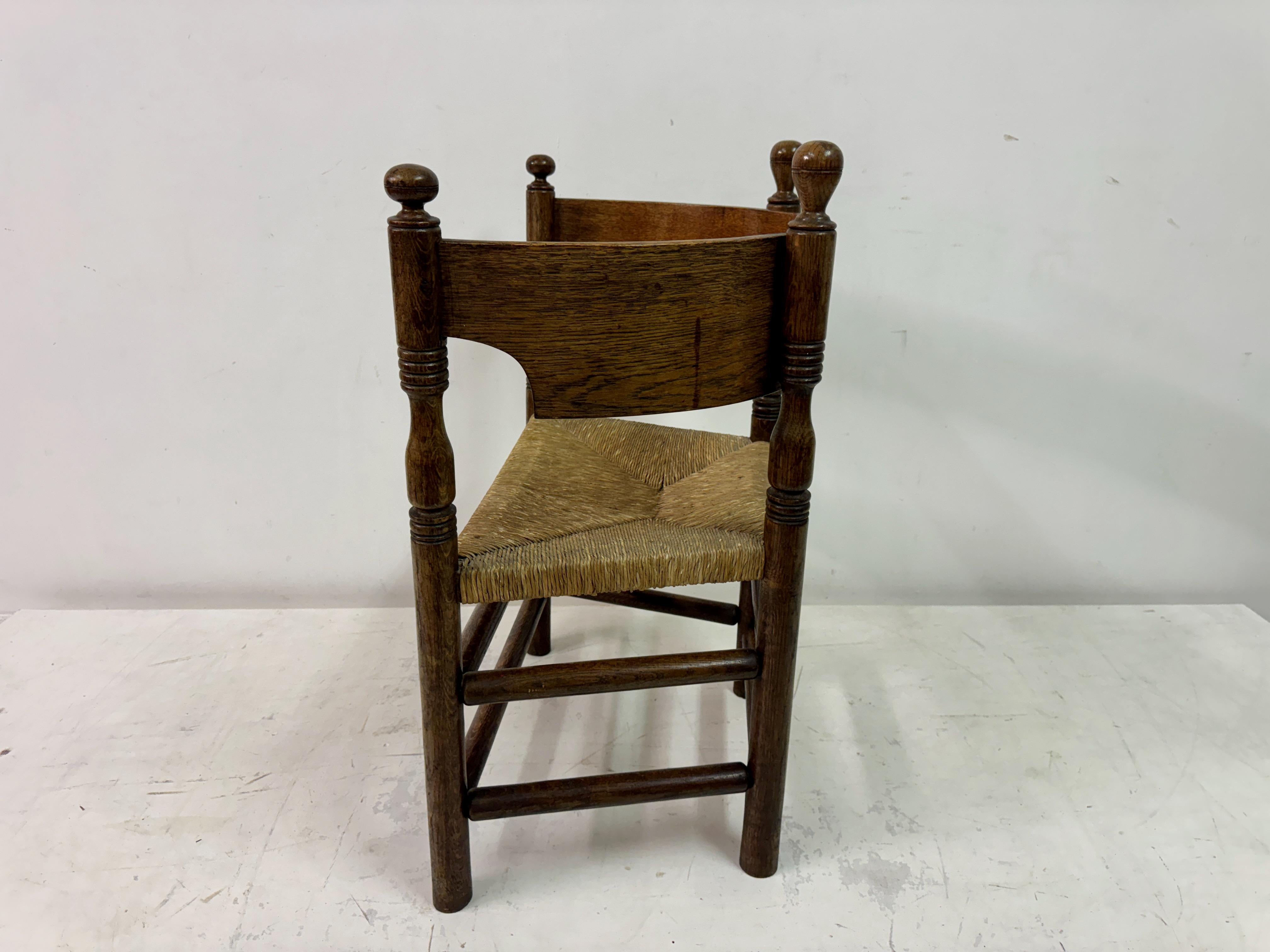 Sillón de roble y junco con respaldo redondo en venta 4