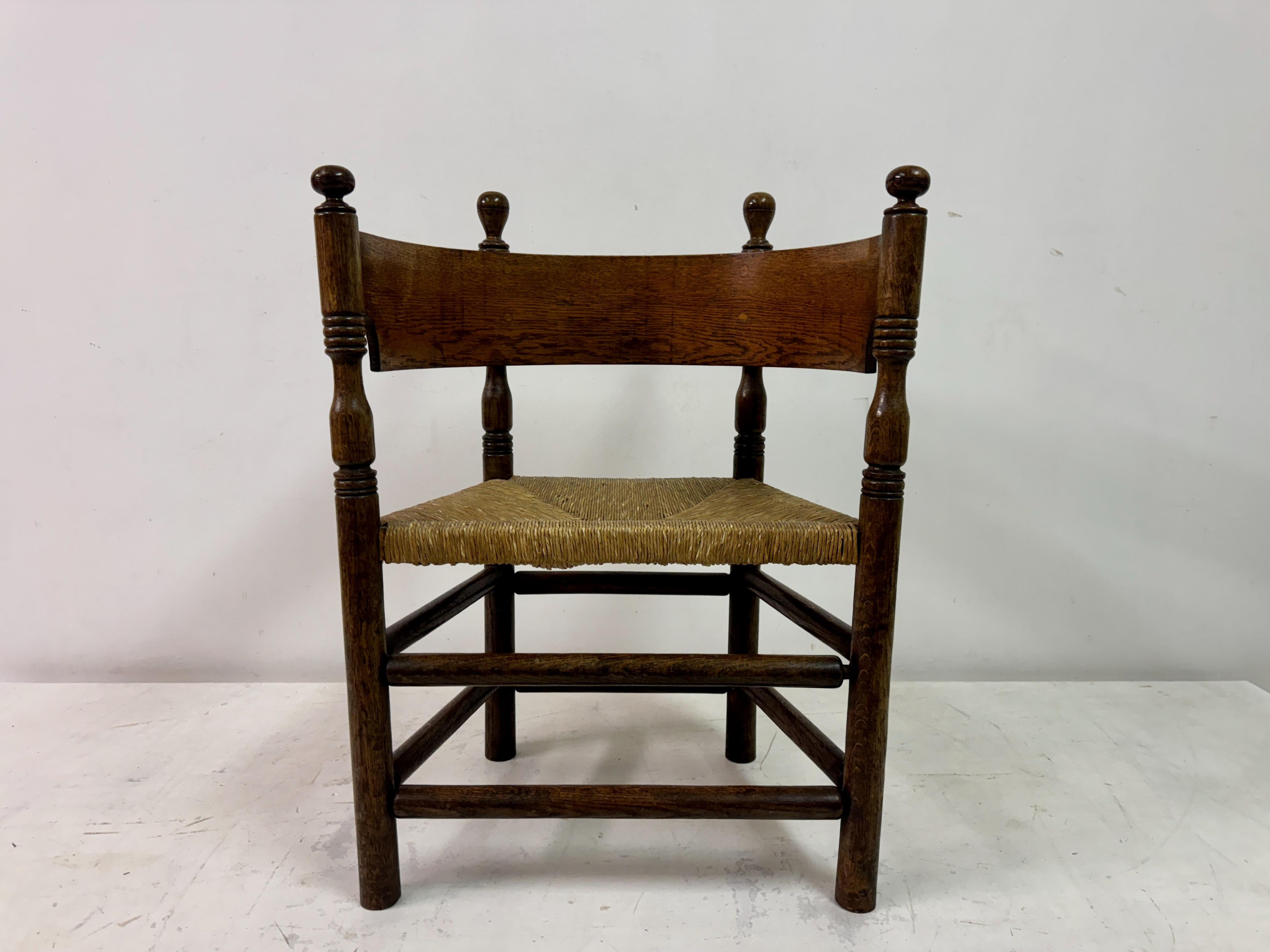 Sillón de roble y junco con respaldo redondo Artes y manualidades en venta