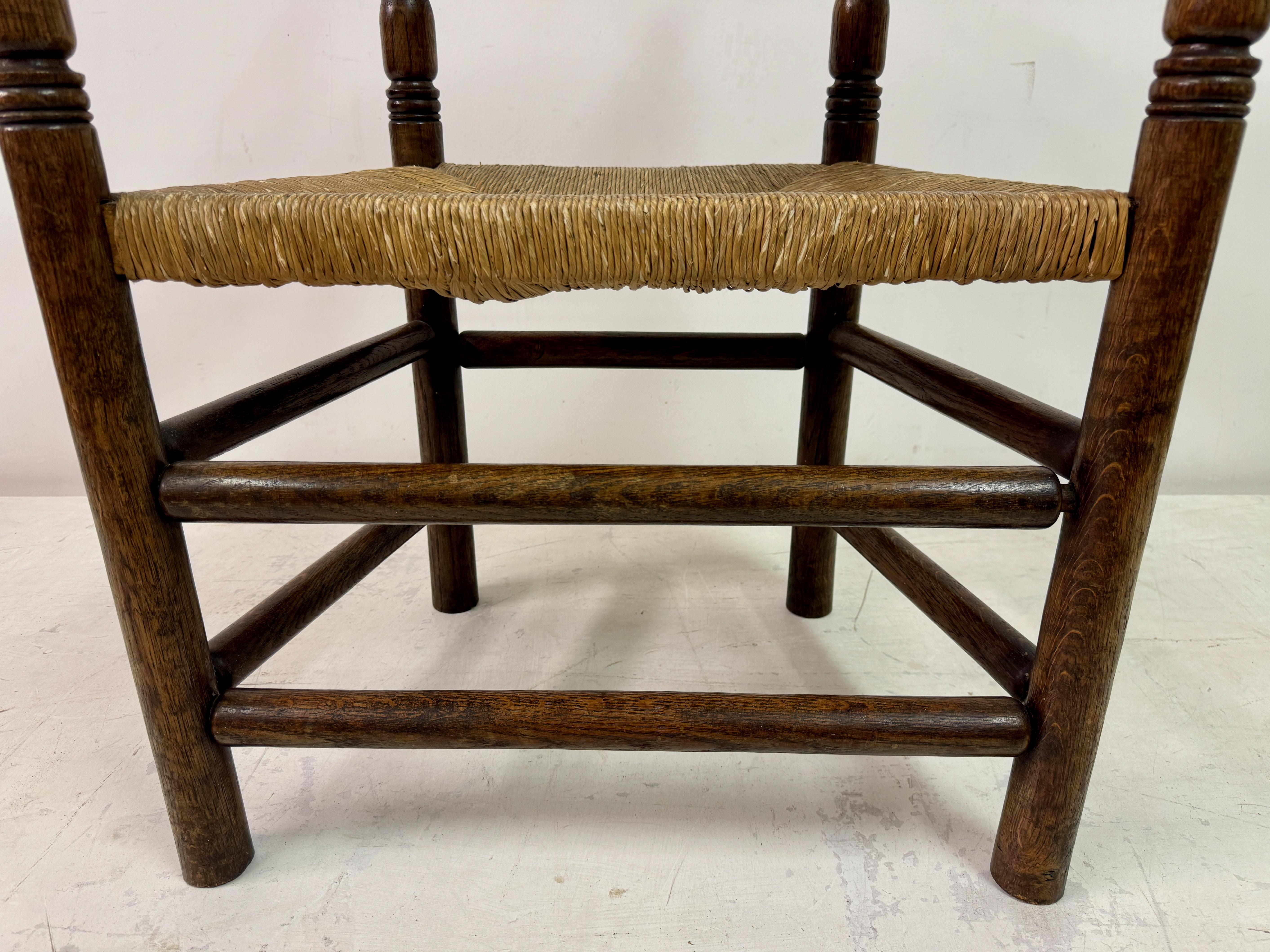 Sillón de roble y junco con respaldo redondo en Bueno estado para la venta en London, London