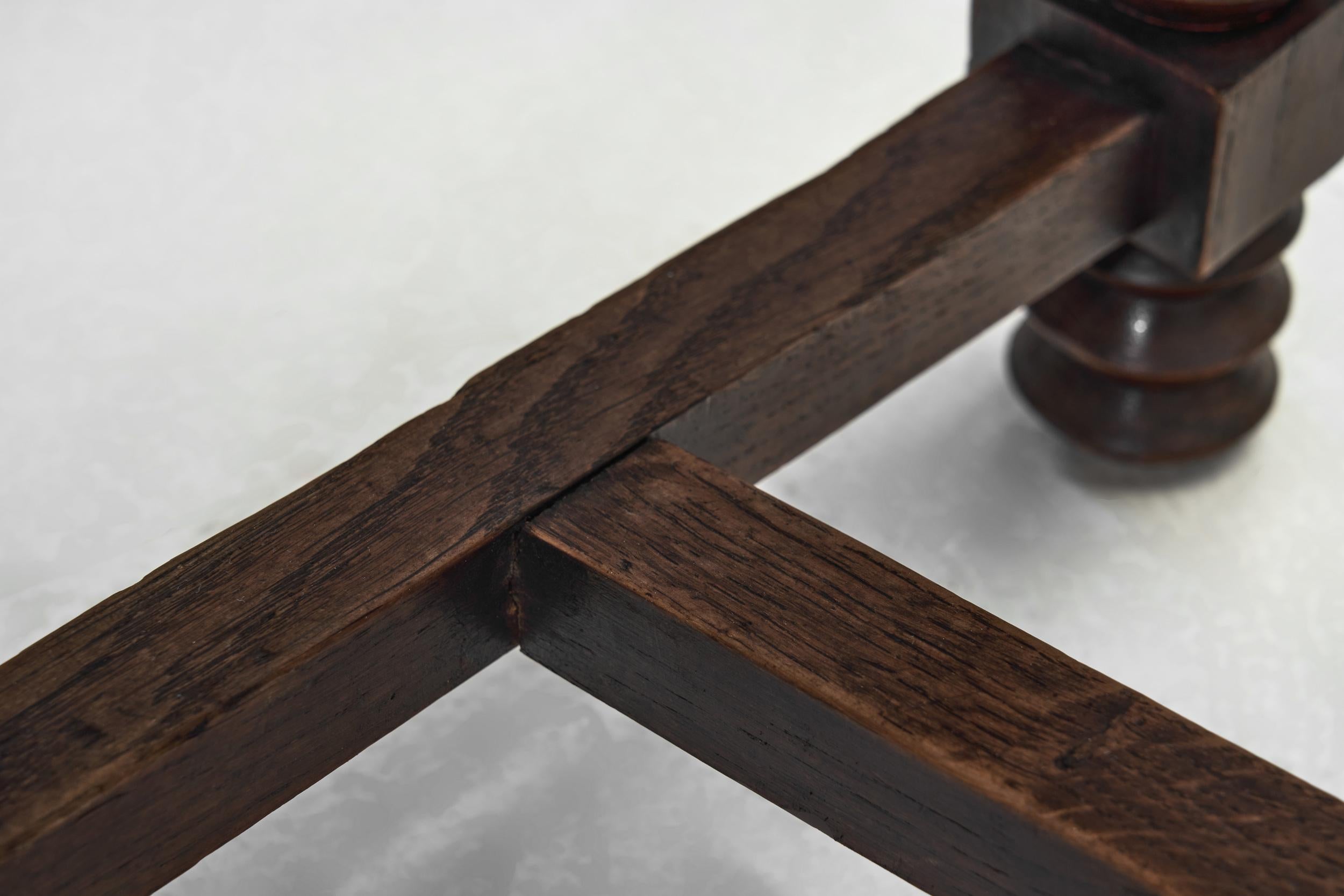 Tabouret en chêne et jonc à la manière de Charles Dudouyt, France Début du 20e siècle en vente 7