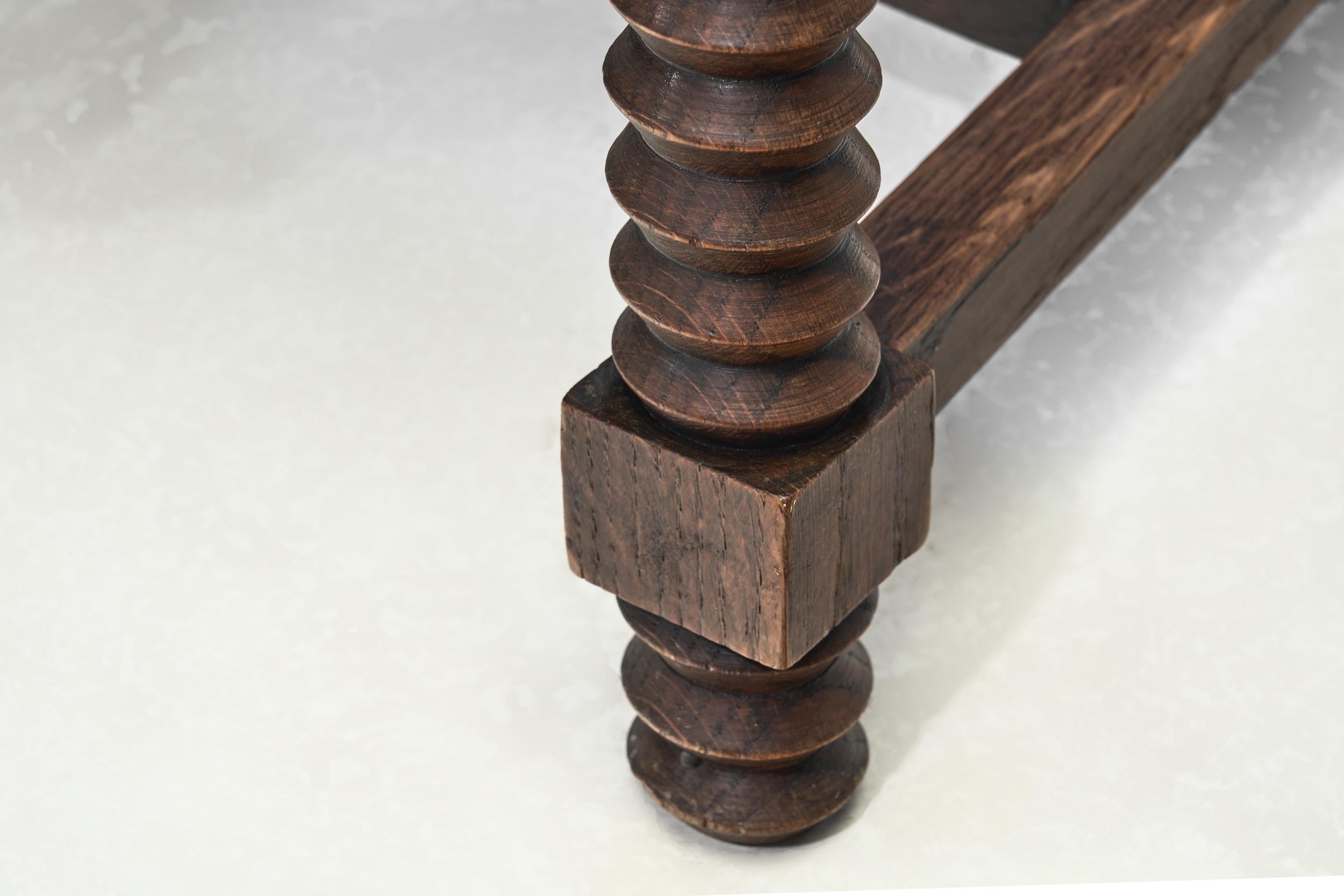 Tabouret en chêne et jonc à la manière de Charles Dudouyt, France Début du 20e siècle en vente 10