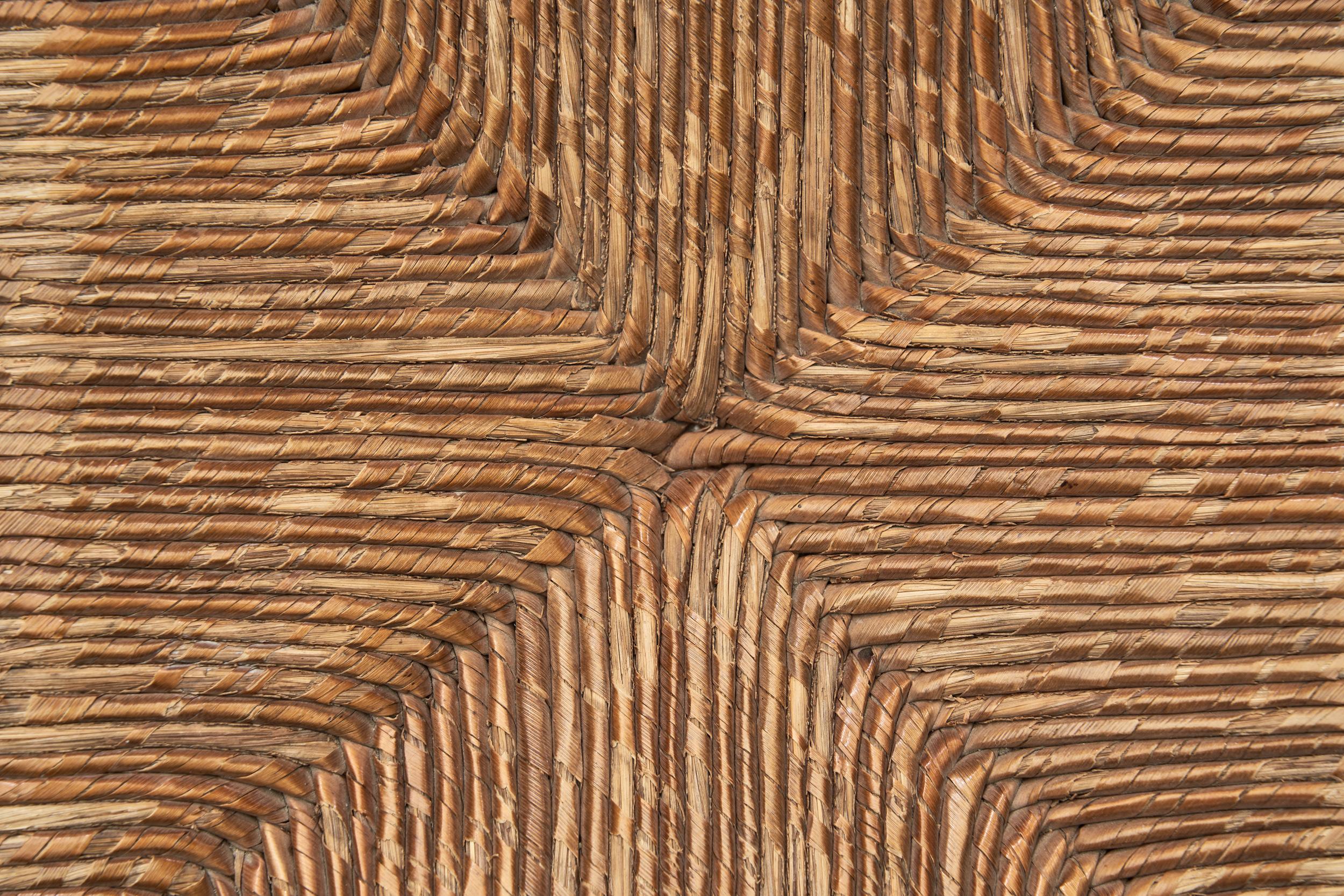 Tabouret en chêne et jonc à la manière de Charles Dudouyt, France Début du 20e siècle en vente 2