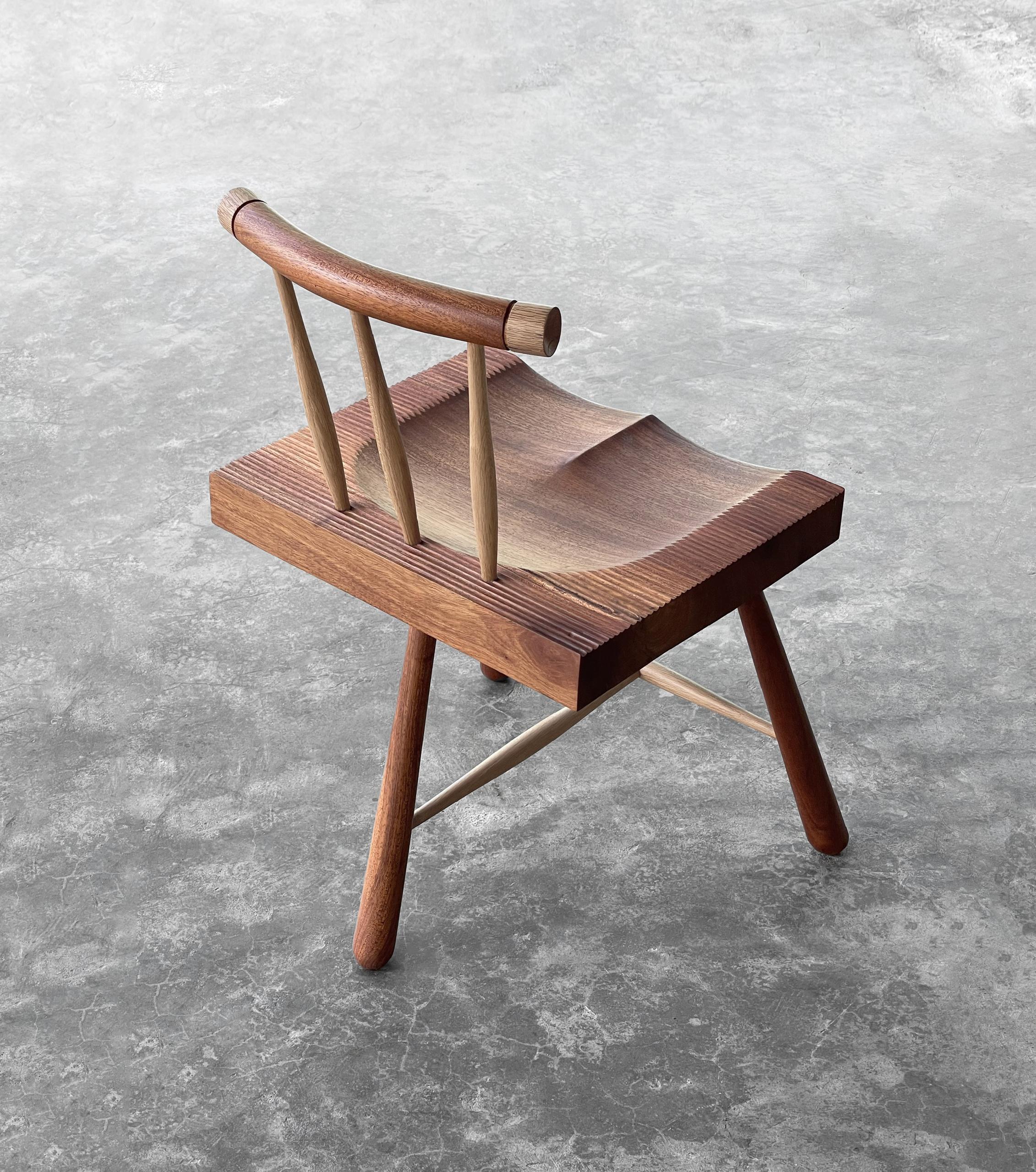 Chaise Bình Minh en chêne et noyer par ONON DETAILS Neuf - En vente à Geneve, CH