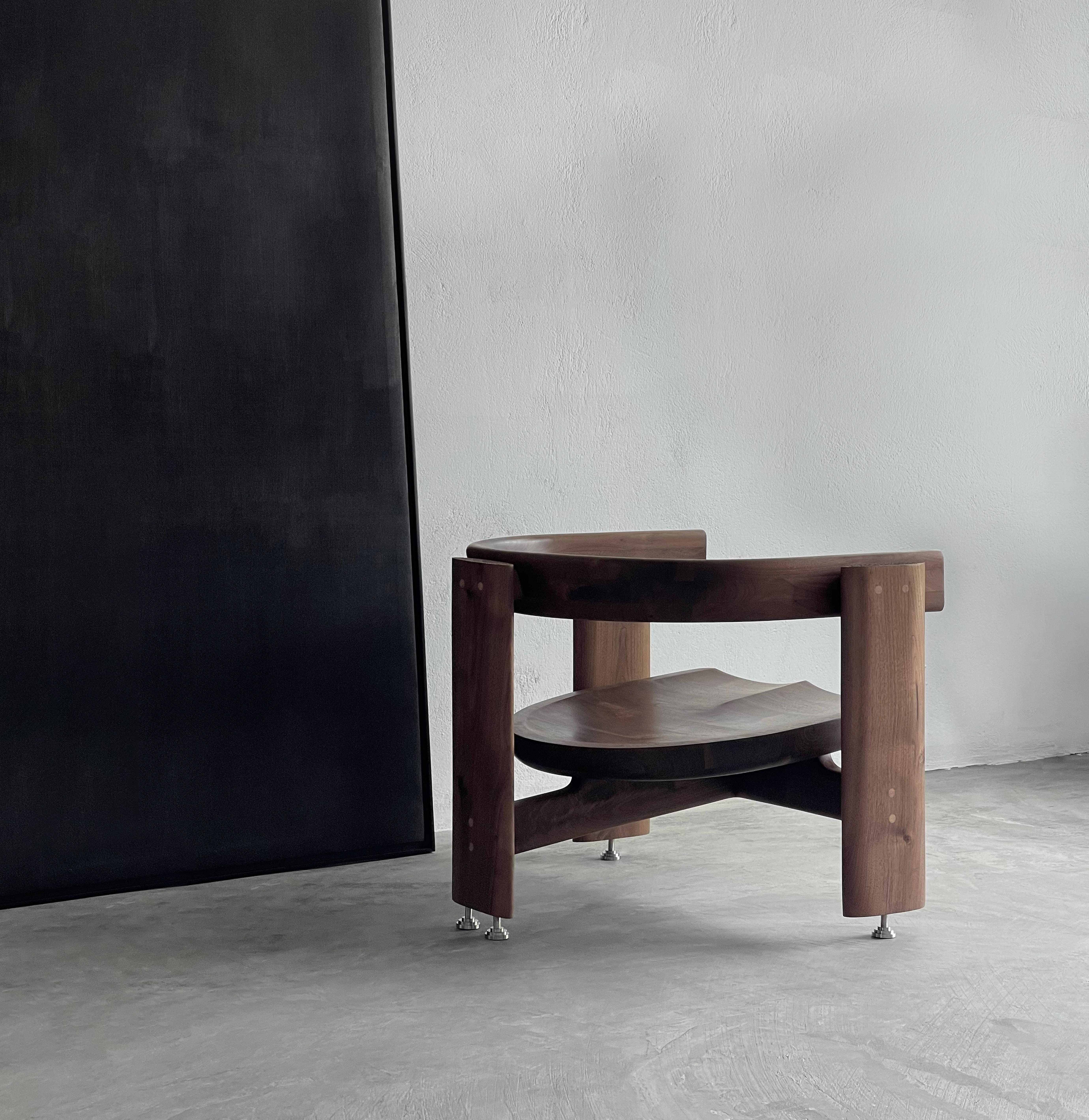 Sedia TQV 02 in Oak e Noce di ONON DETTAGLI
Dimensioni: L 71 x P 63,1 x H 55,1 cm. 
Materiali: Noce, Oak. 

I mobili ONON Details sono scelti da famosi marchi di design, clienti nazionali e internazionali per i loro progetti e spazi. Che si tratti