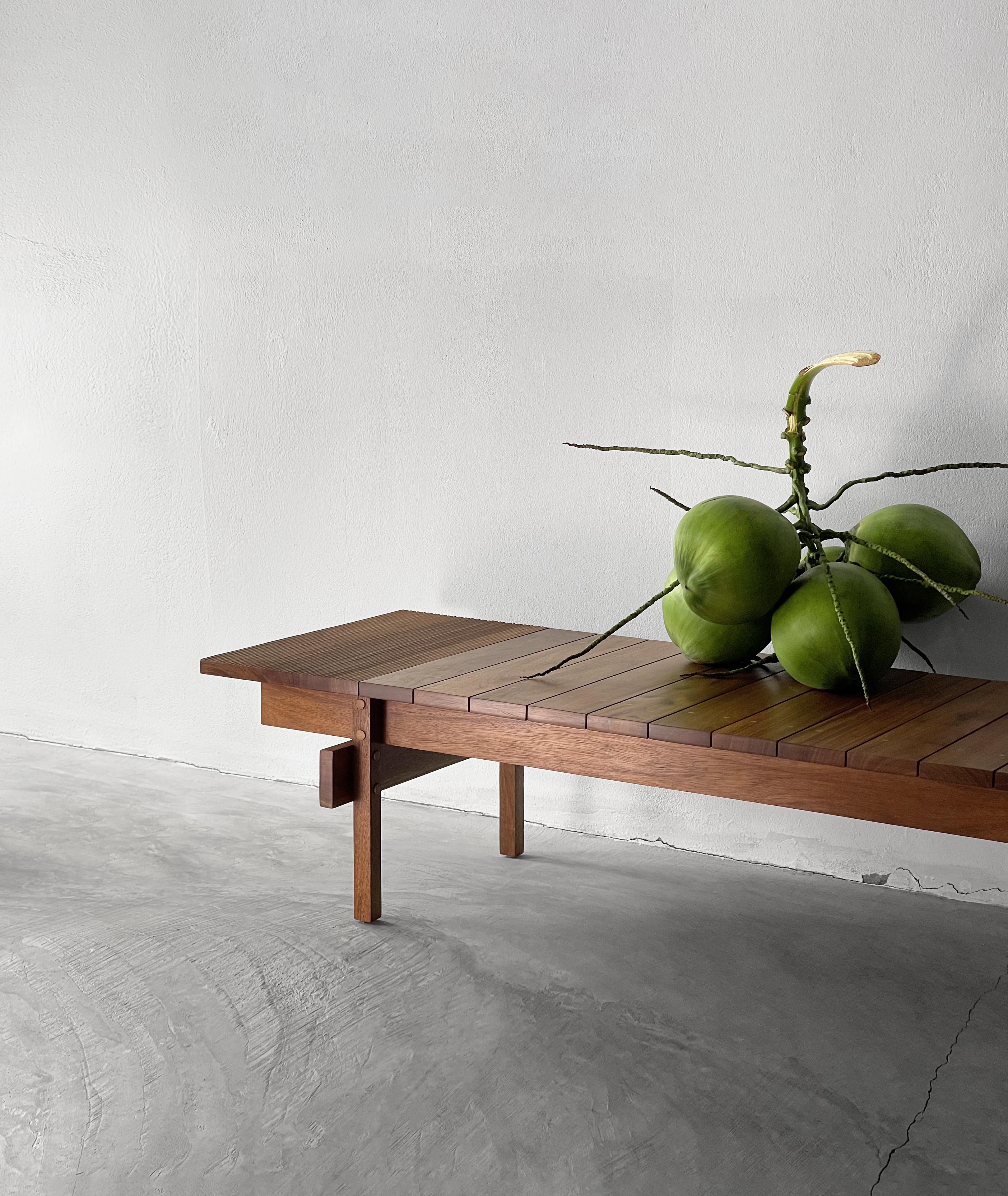 Lit de jour Oak et Walnut TQV par ONON DETAILS Neuf - En vente à Geneve, CH