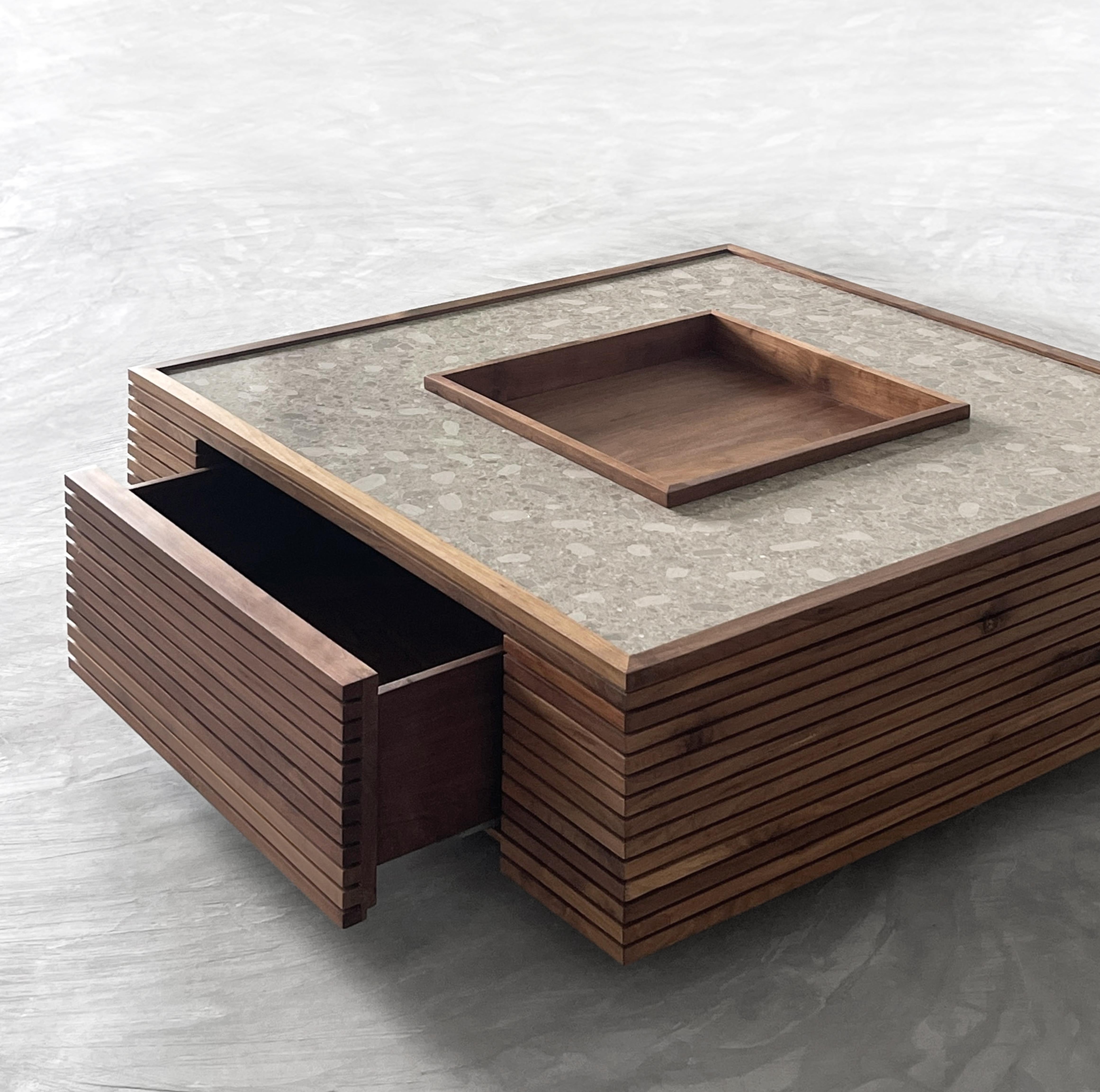Contemporary Oak and Walnut Vuông Coffee Table by ONON DETAILS For Sale
