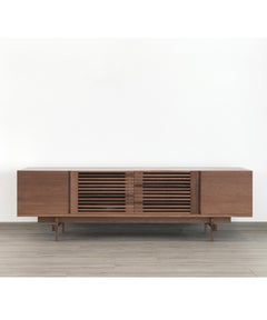 YEN-Schrank 02 aus Eiche und Nussbaum von ONON DETAILS