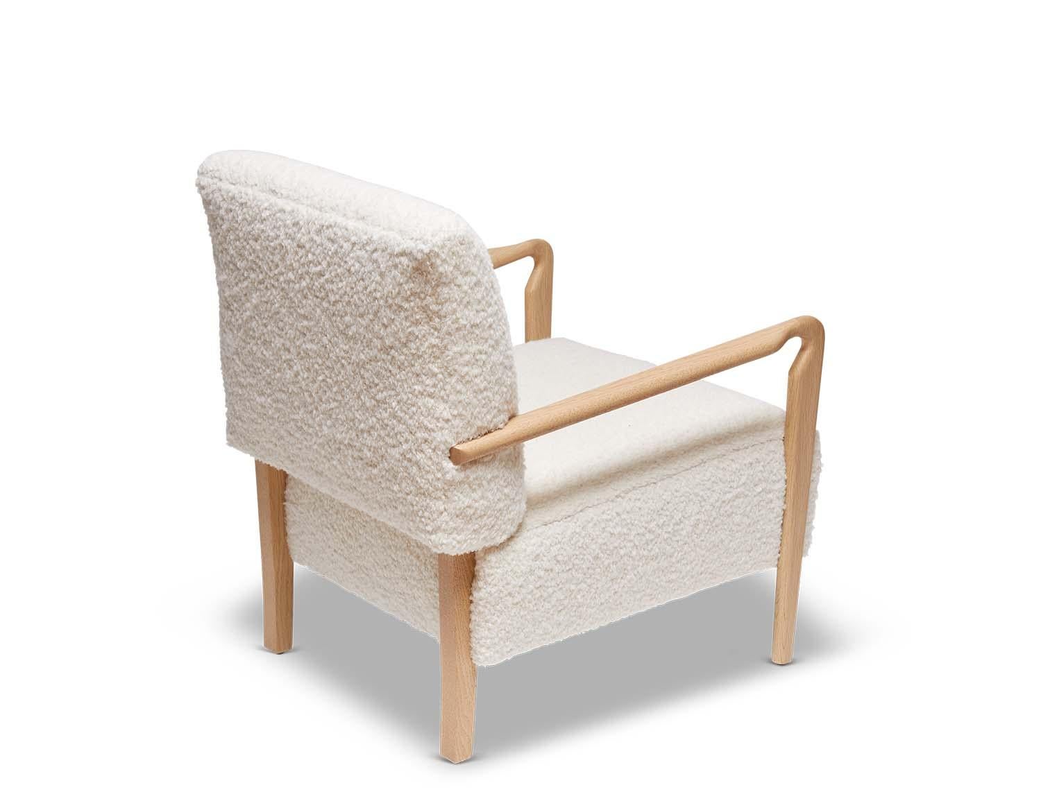 Mid-Century Modern Oak and White Alpaca Bouclé Niguel Lounge Chair by Lawson-Fenning