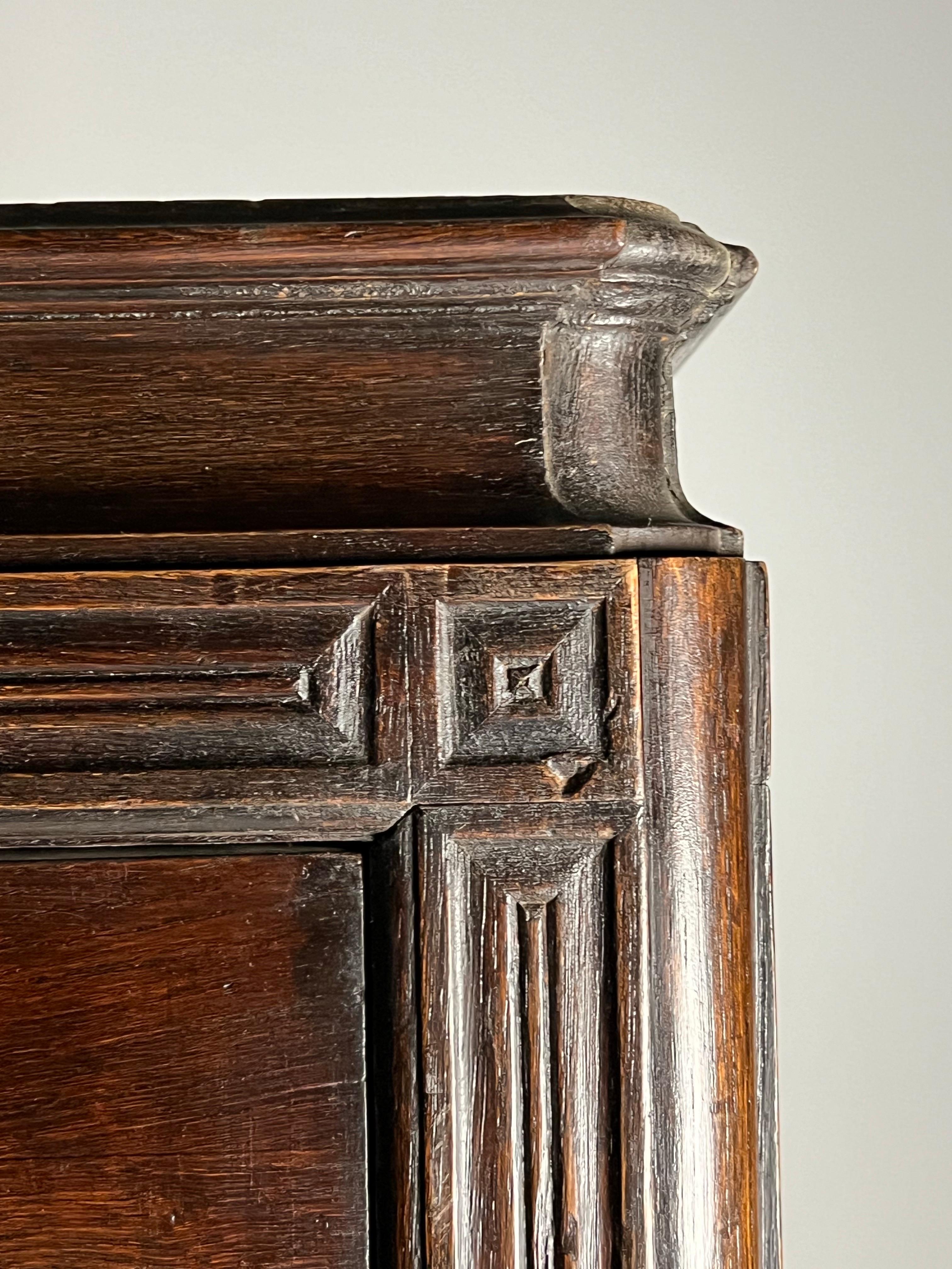 Oak Apothecary cabinet In Excellent Condition For Sale In MILL, NL