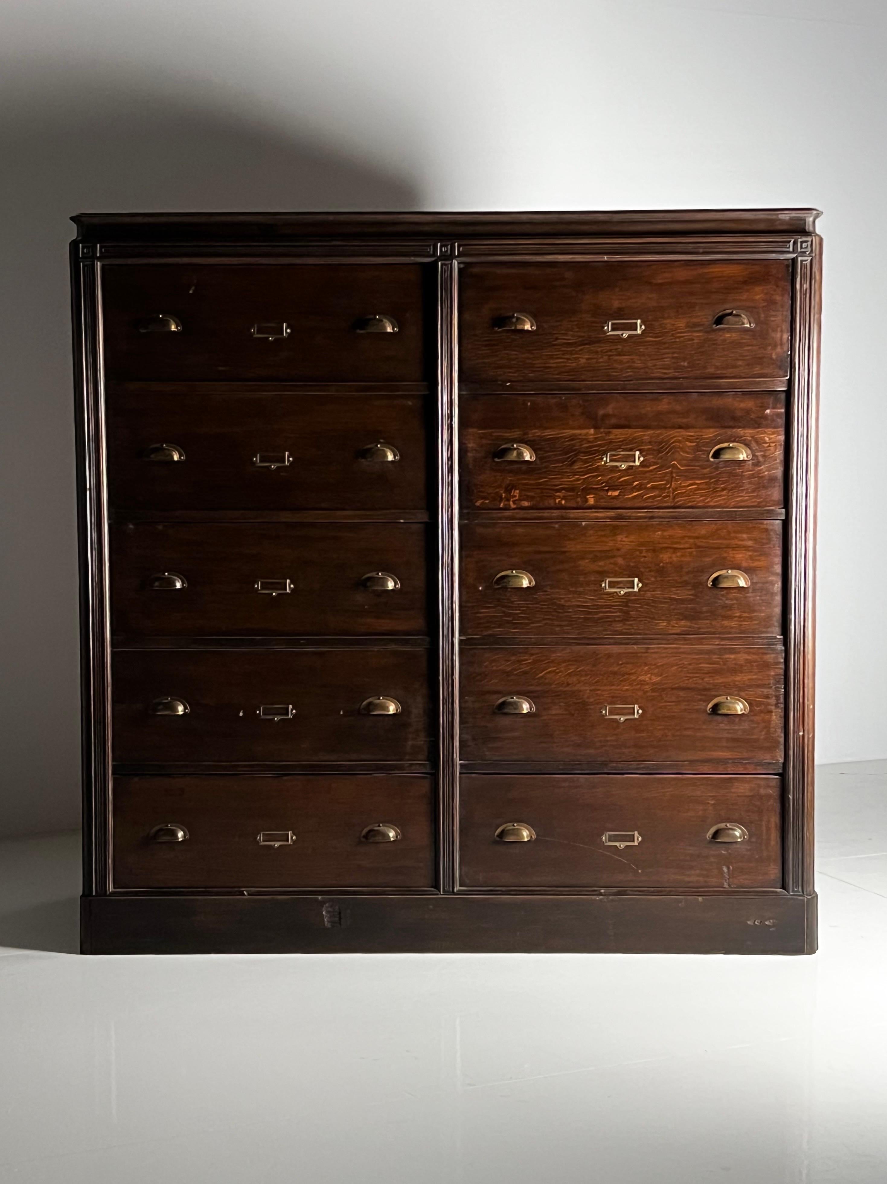 Late 19th Century Oak Apothecary cabinet For Sale