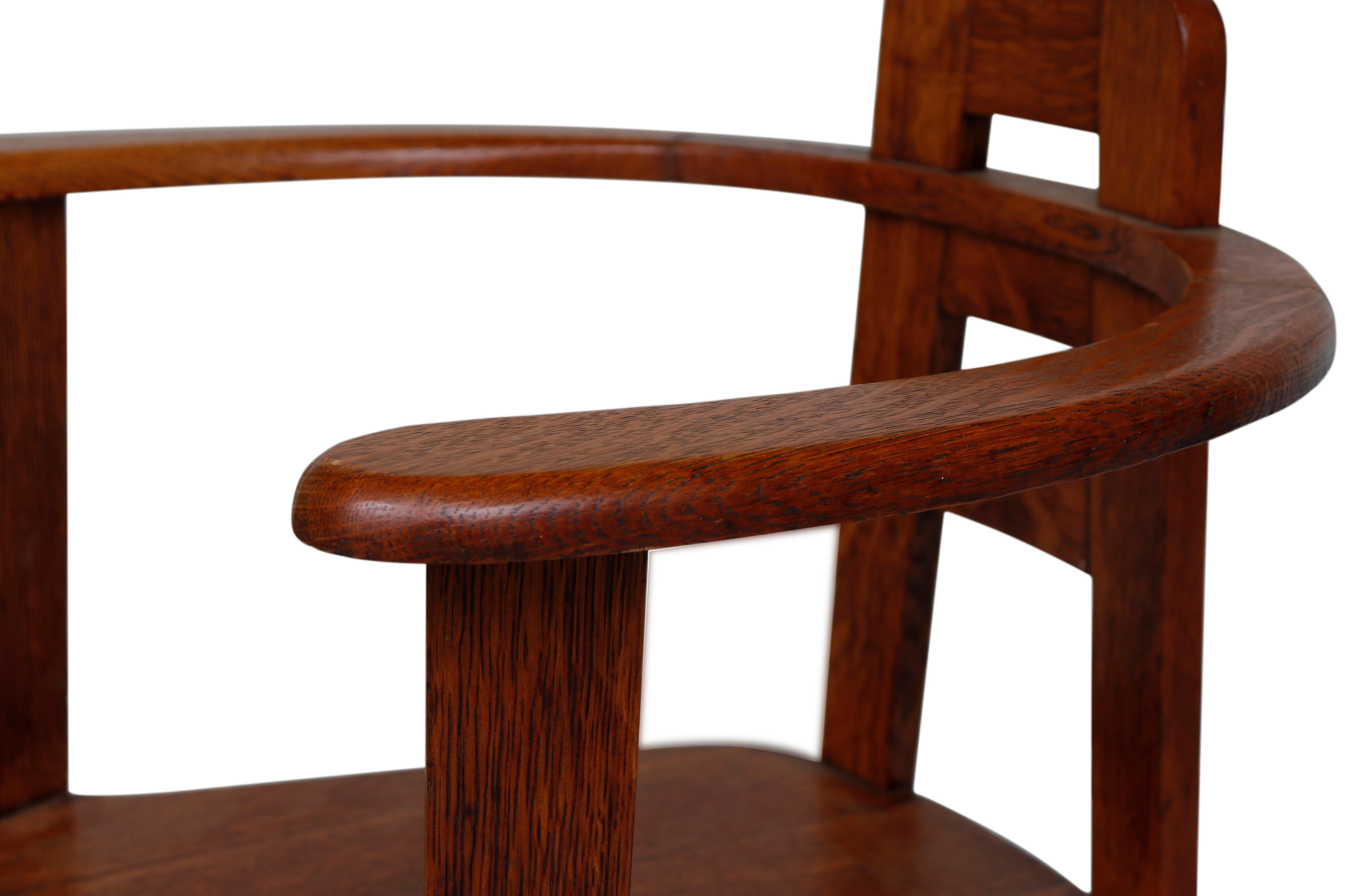 Aesthetic Movement Oak Armchair in the Style of Mackintosh