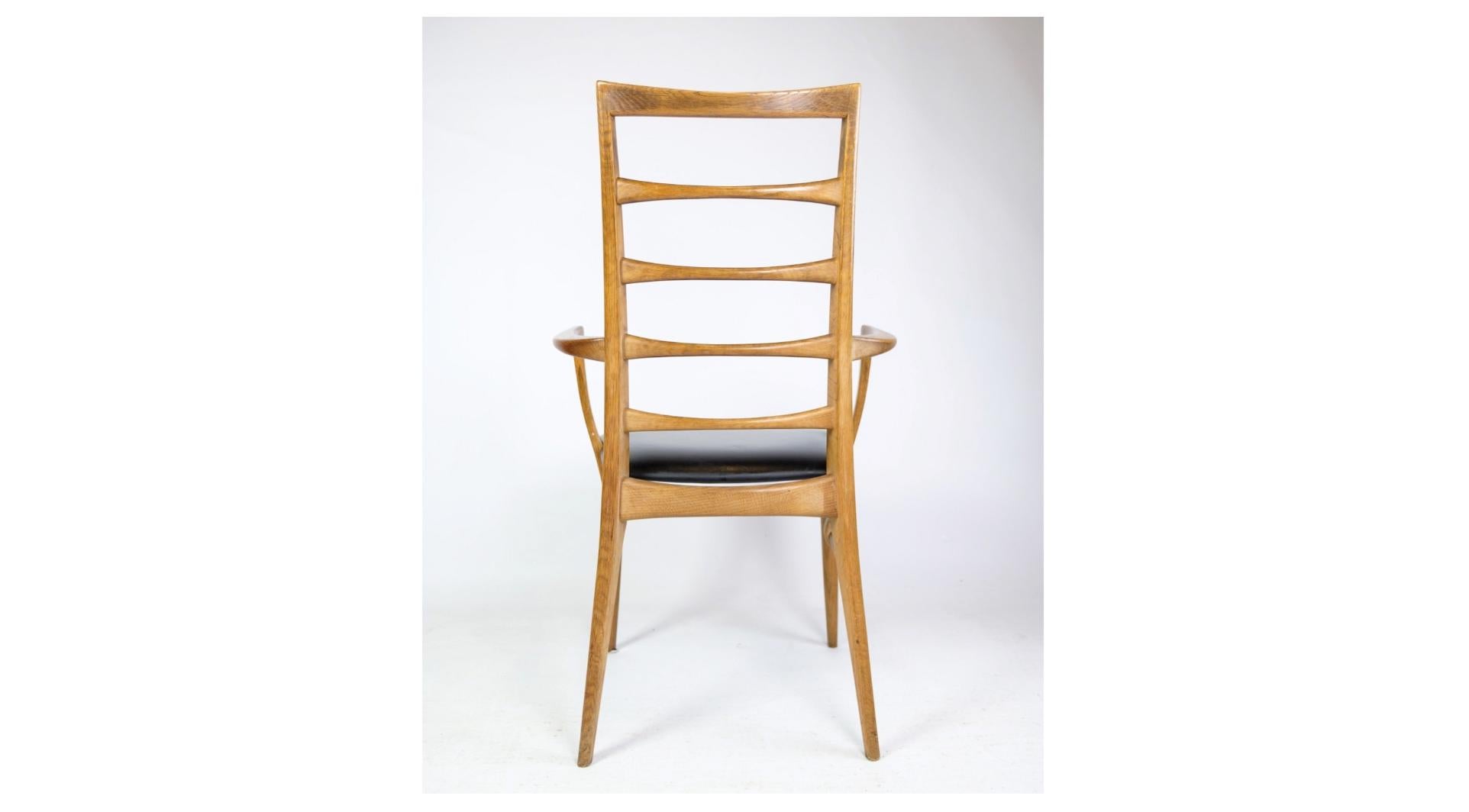 Fauteuil modèle Lis fabriqué en chêne conçu par Niels Koefoed à partir des années 1960 Bon état - En vente à Lejre, DK