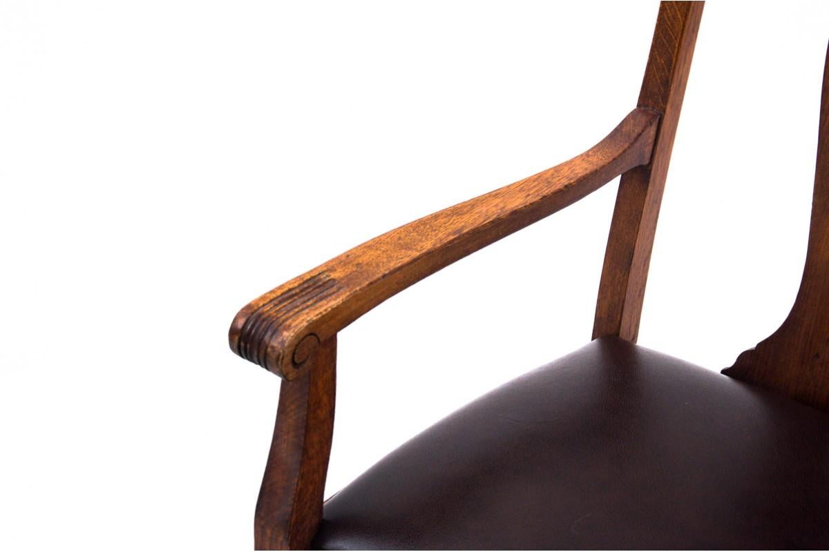 Sessel aus Eichenholz, Westeuropa, frühes 20. Jahrhundert. im Angebot 2
