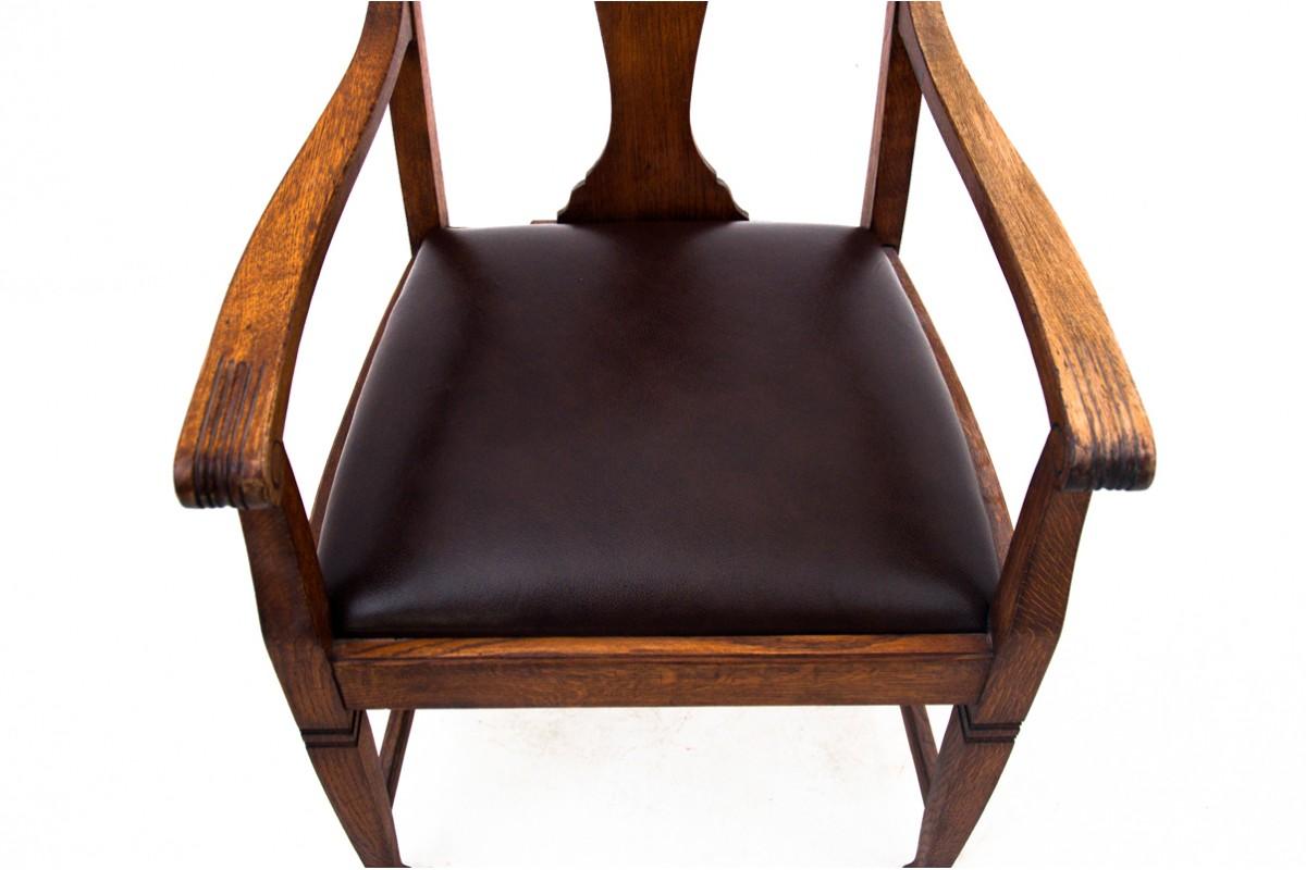 Oak armchair, Western Europe, early 20th century. For Sale 3