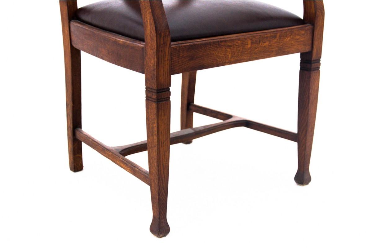 Oak armchair, Western Europe, early 20th century. For Sale 4
