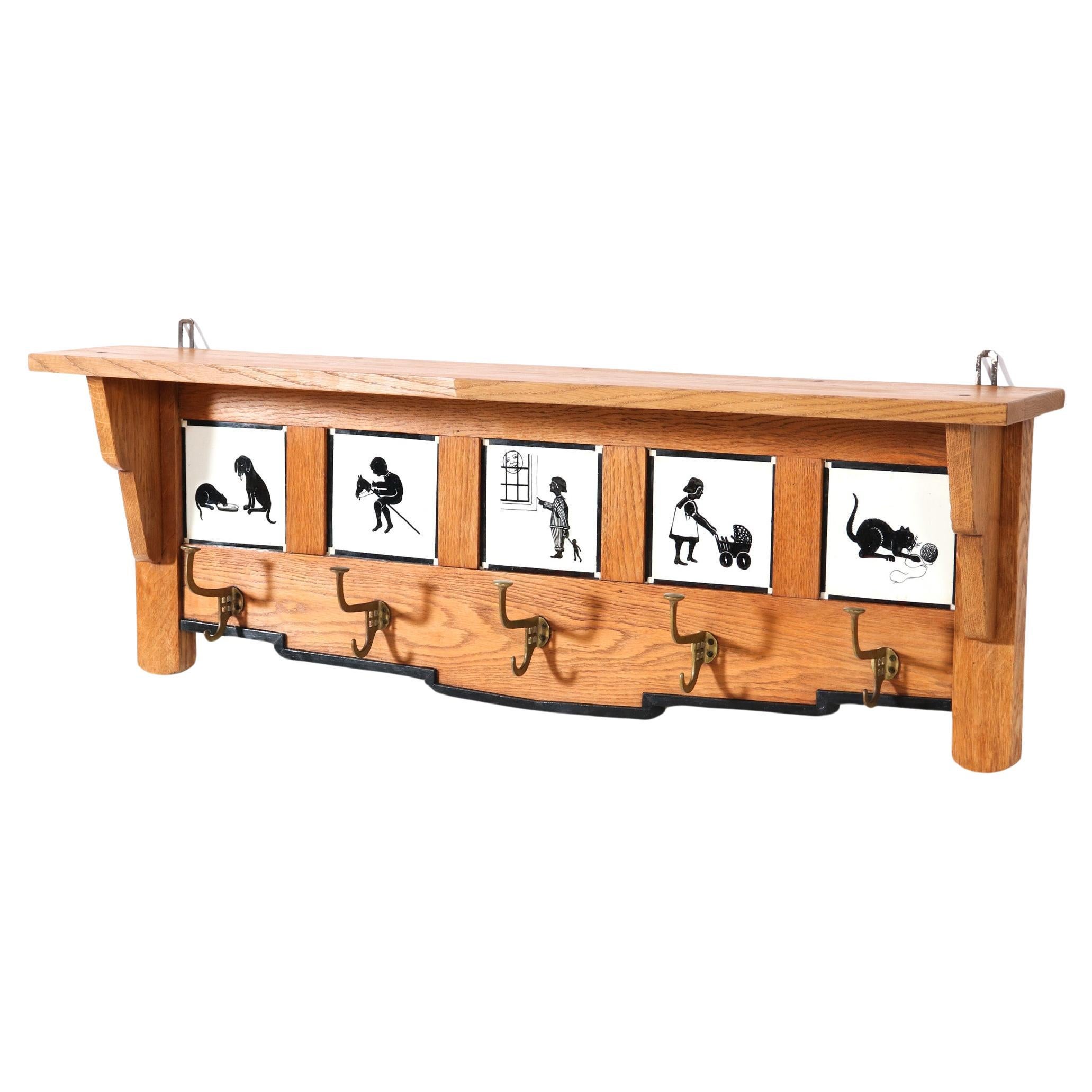 Amsterdamse School Coat Rack aus Eichenholz im Art déco-Stil mit Kacheln, 1920er Jahre im Angebot