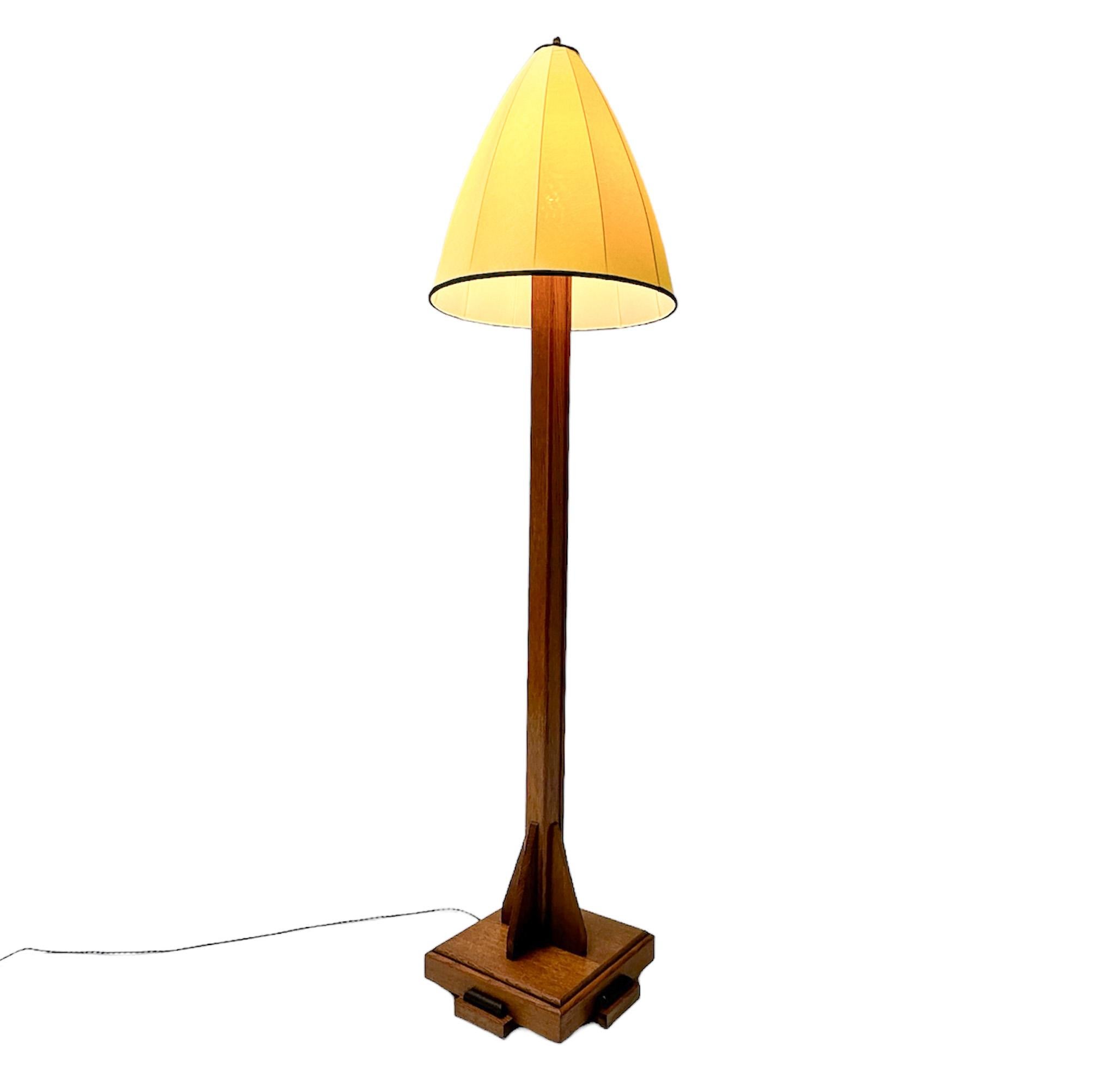 Silk Oak Art Deco Amsterdamse School Floor Lamp, 1920s