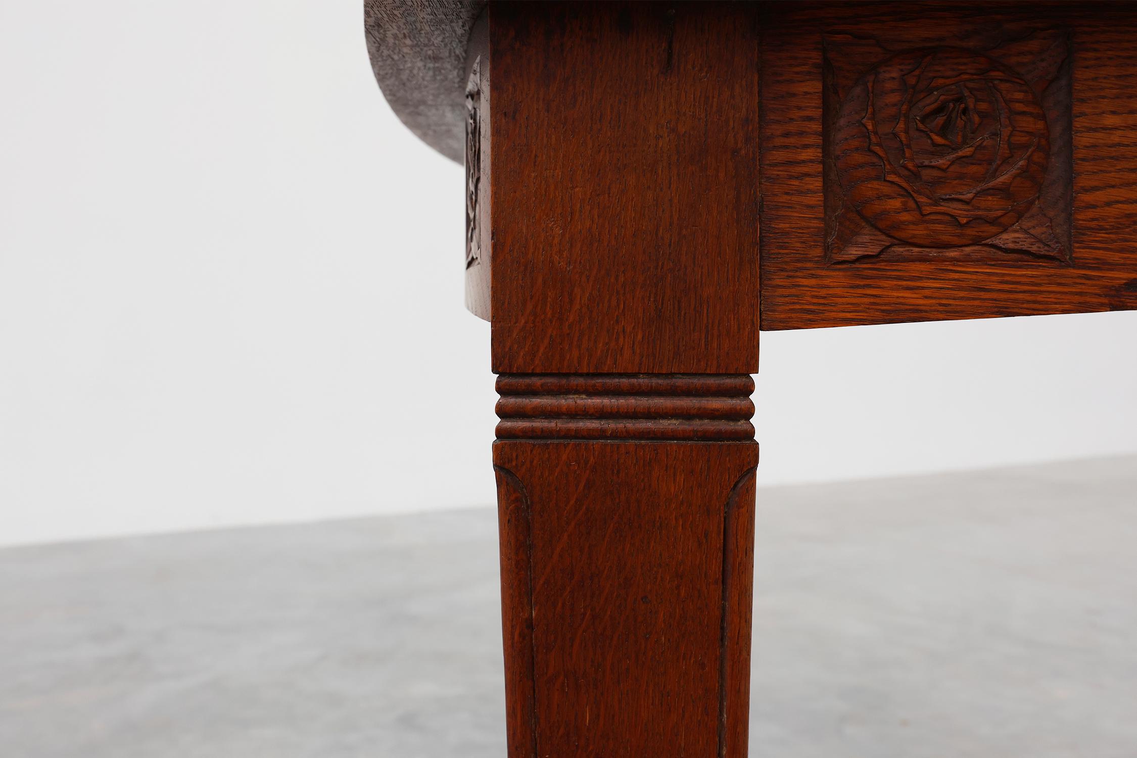 Oak Art Deco dining table with carved frieze, France 1920s For Sale 3