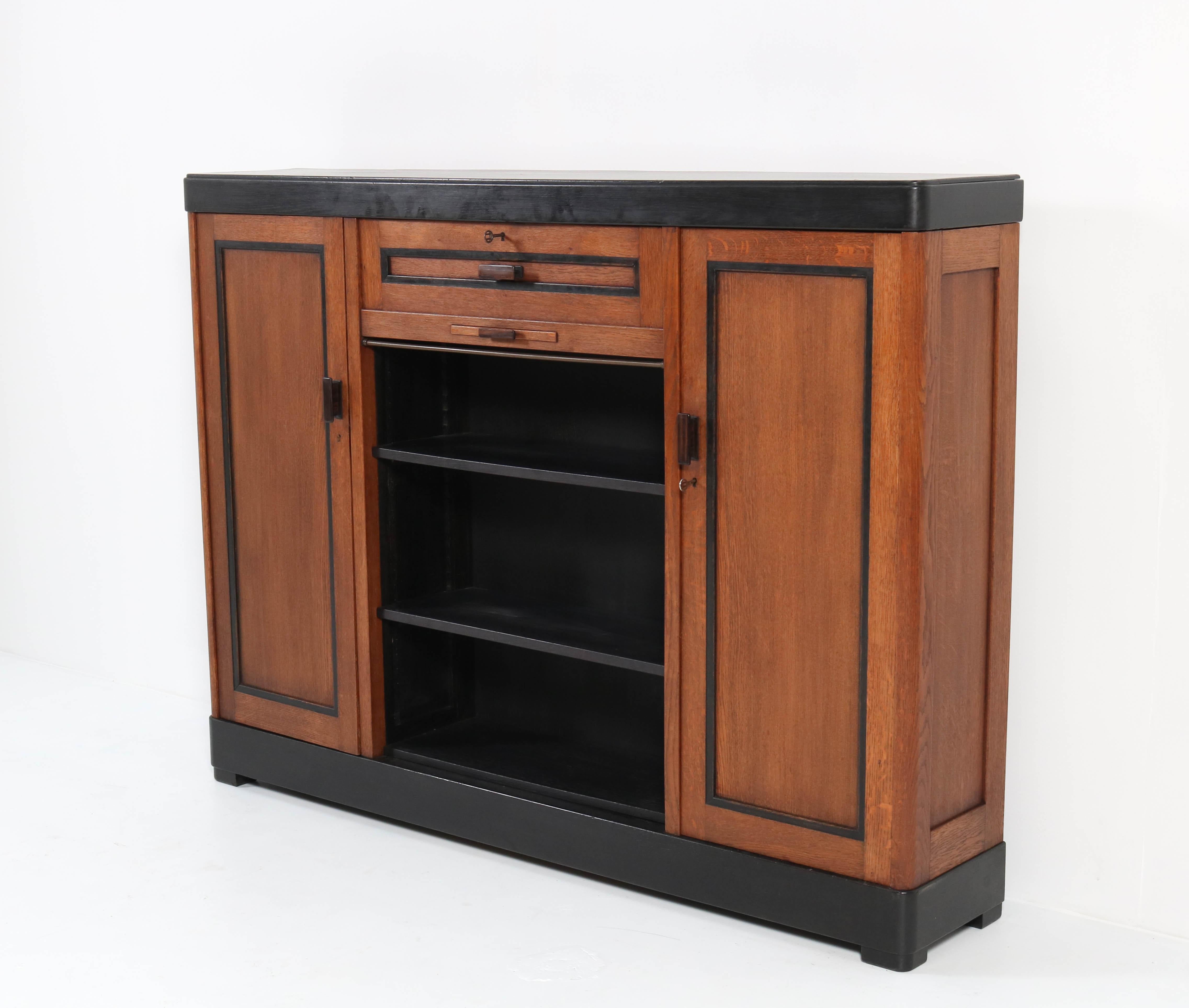 Oak Art Deco Haagse School Bookcase by Frits Spanjaard for L.O.V. Oosterbeek In Good Condition In Amsterdam, NL