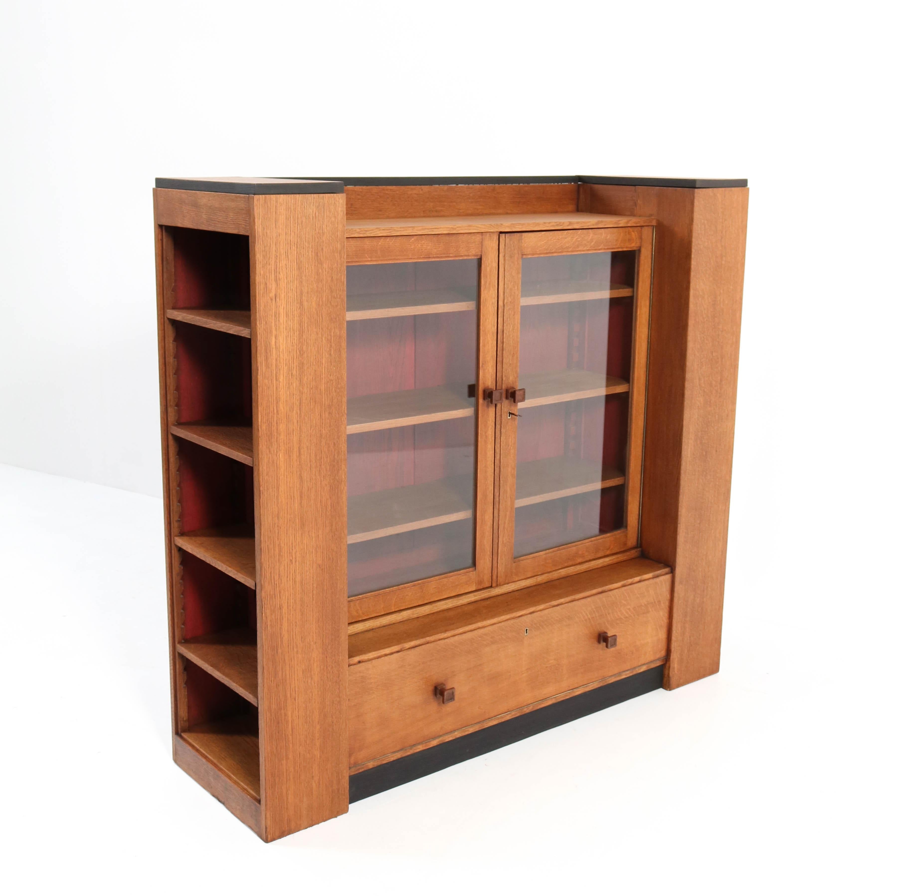 Mid-20th Century Oak Art Deco Haagse School Bookcase by Hendrik Wouda for Metz & Co. Amsterdam