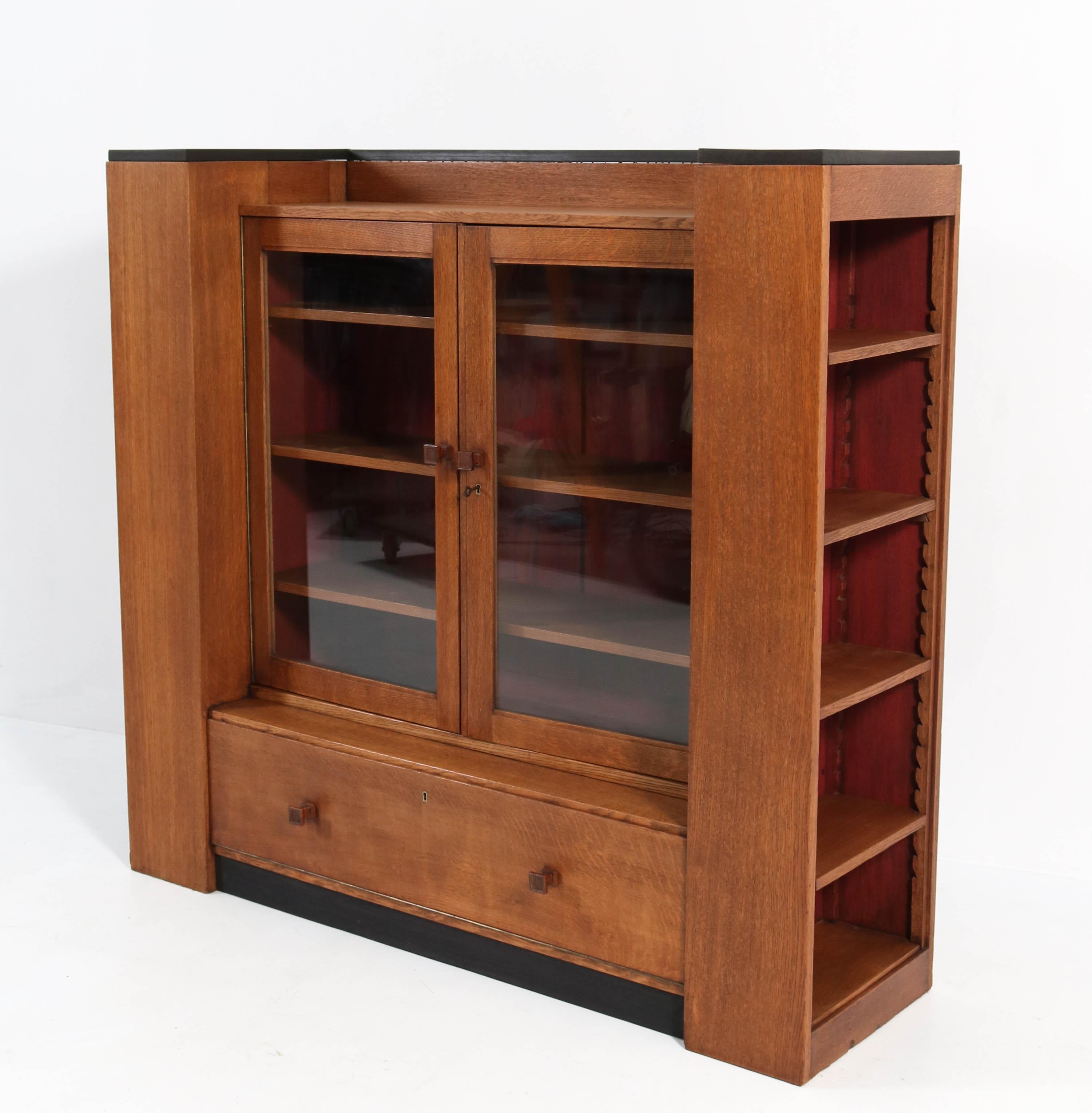 Oak Art Deco Haagse School Bookcase by Hendrik Wouda for Metz & Co. Amsterdam 3