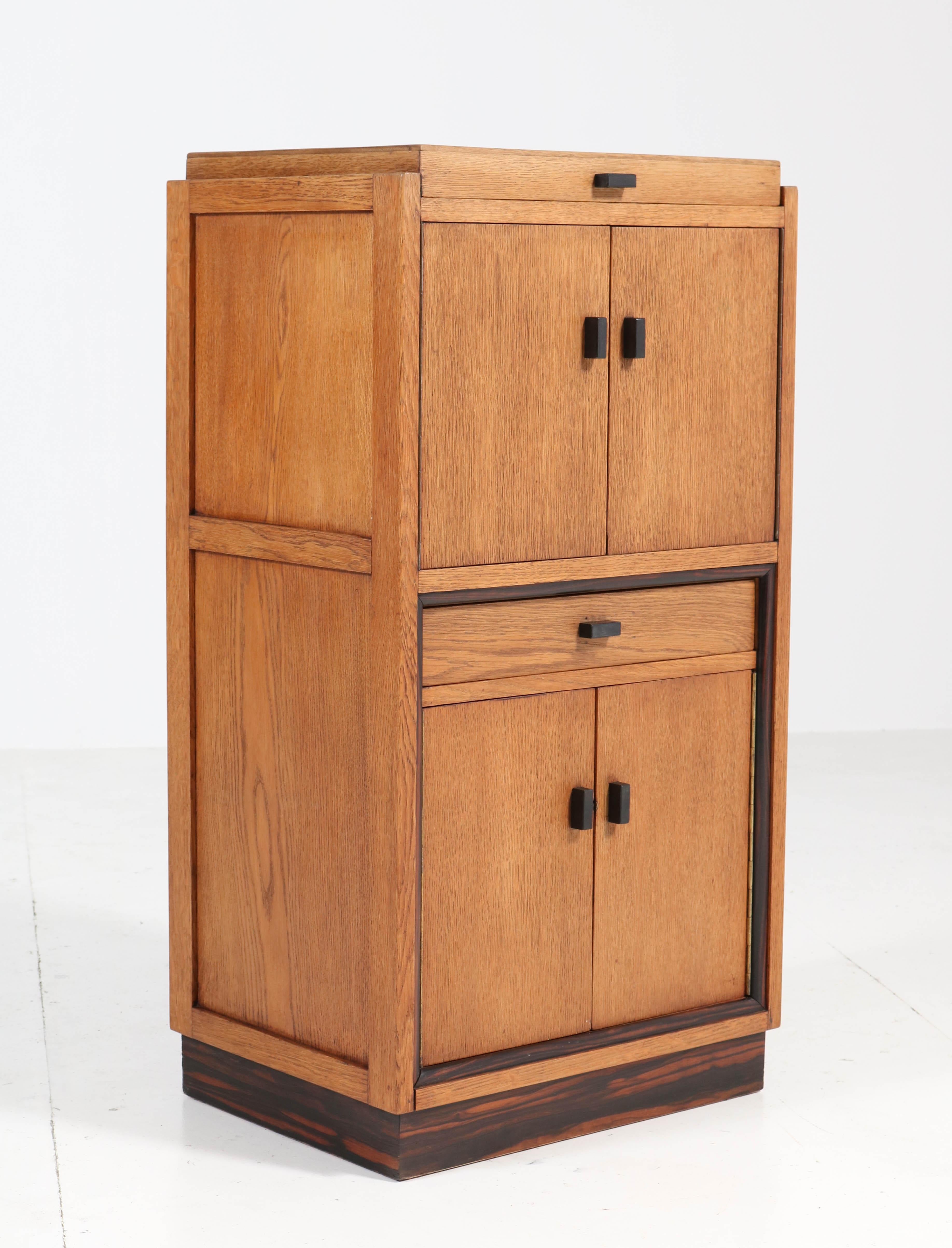 Oak Art Deco Haagse School Cabinet or Dry Bar, 1920s In Good Condition In Amsterdam, NL