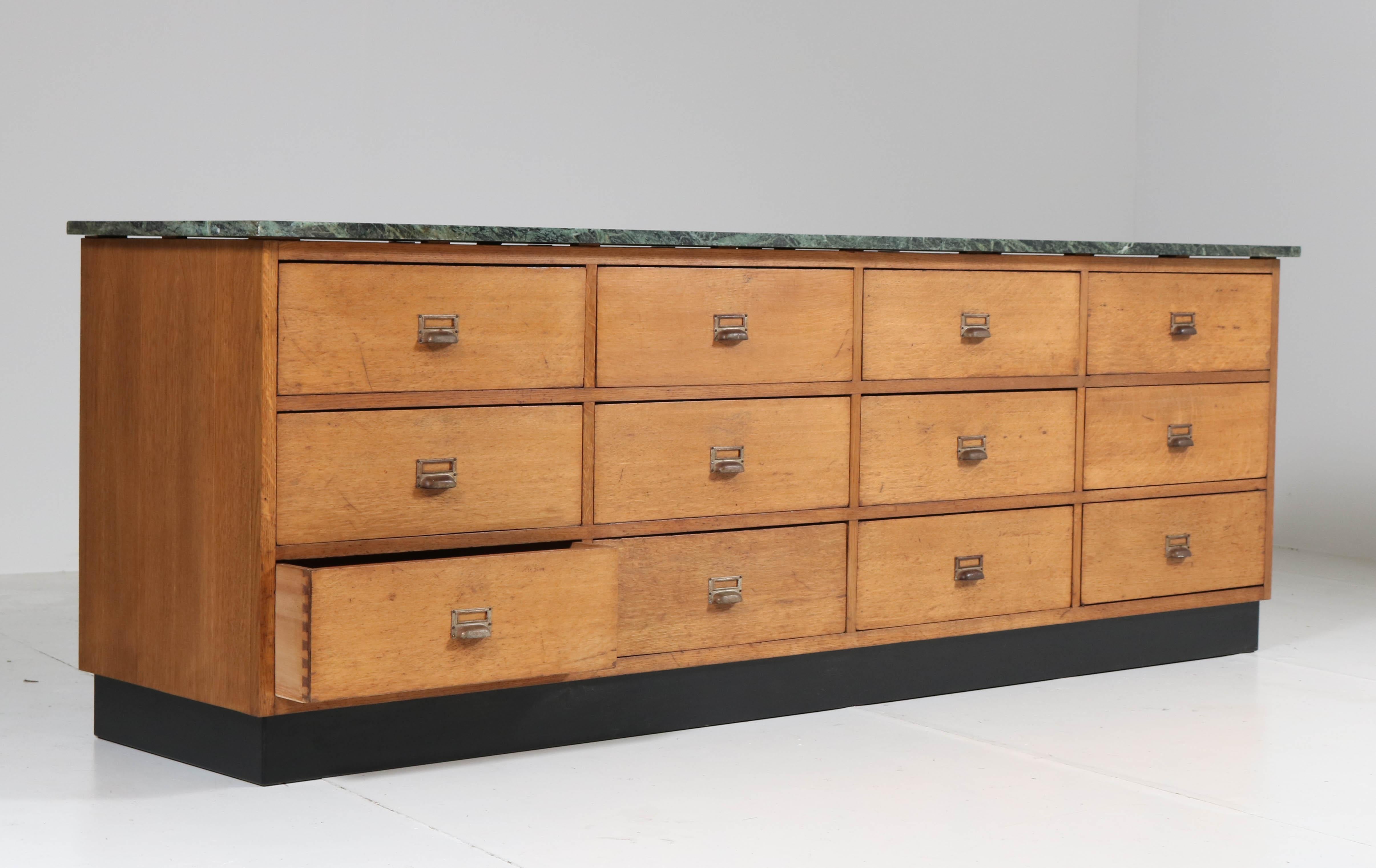 Oak Art Deco Haagse School Counter with Patricia Green Marble Top, 1920s In Good Condition In Amsterdam, NL