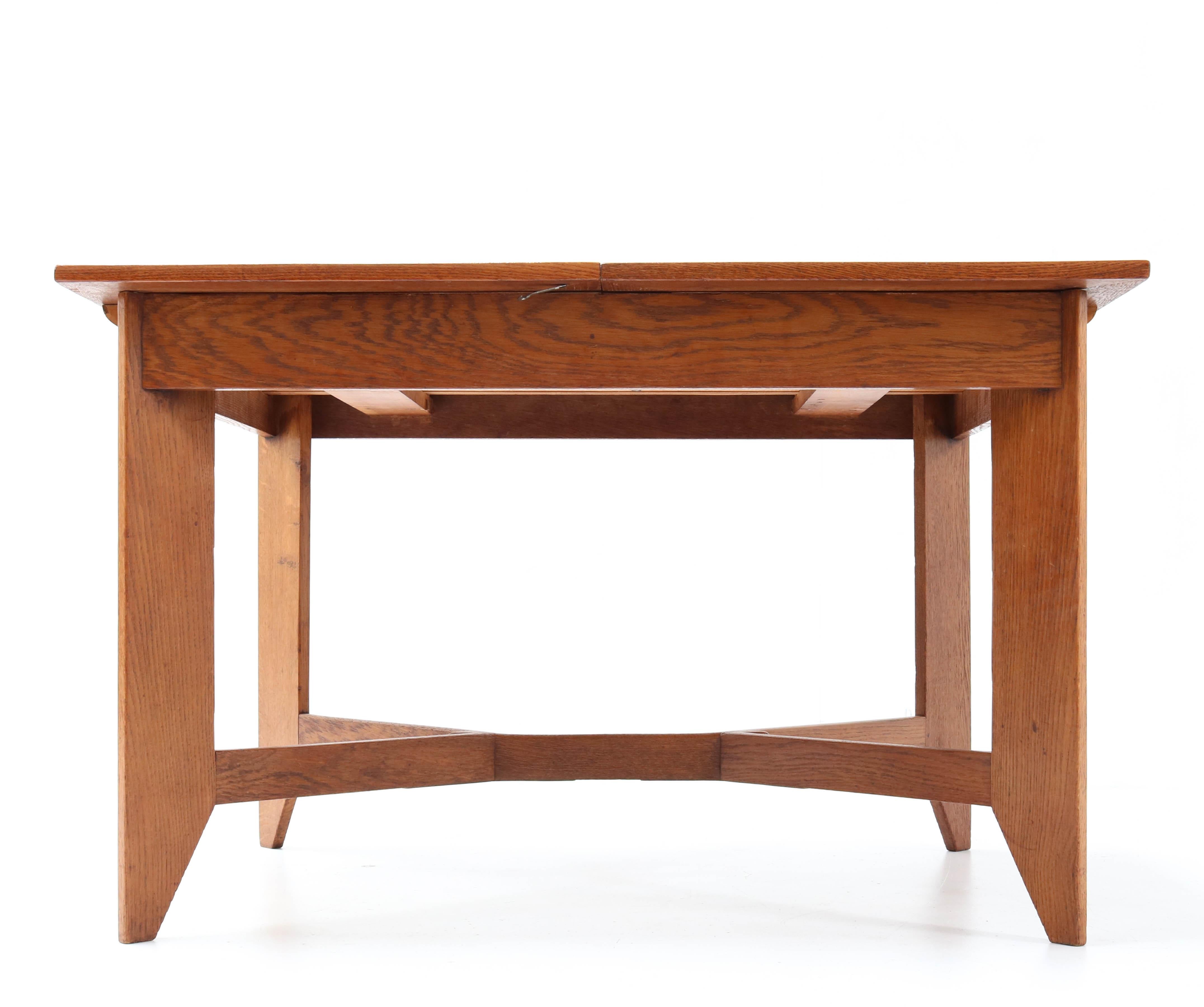 Early 20th Century Oak Art Deco Haagse School Dining Table by Hendrik Wouda for H. Pander & Zonen