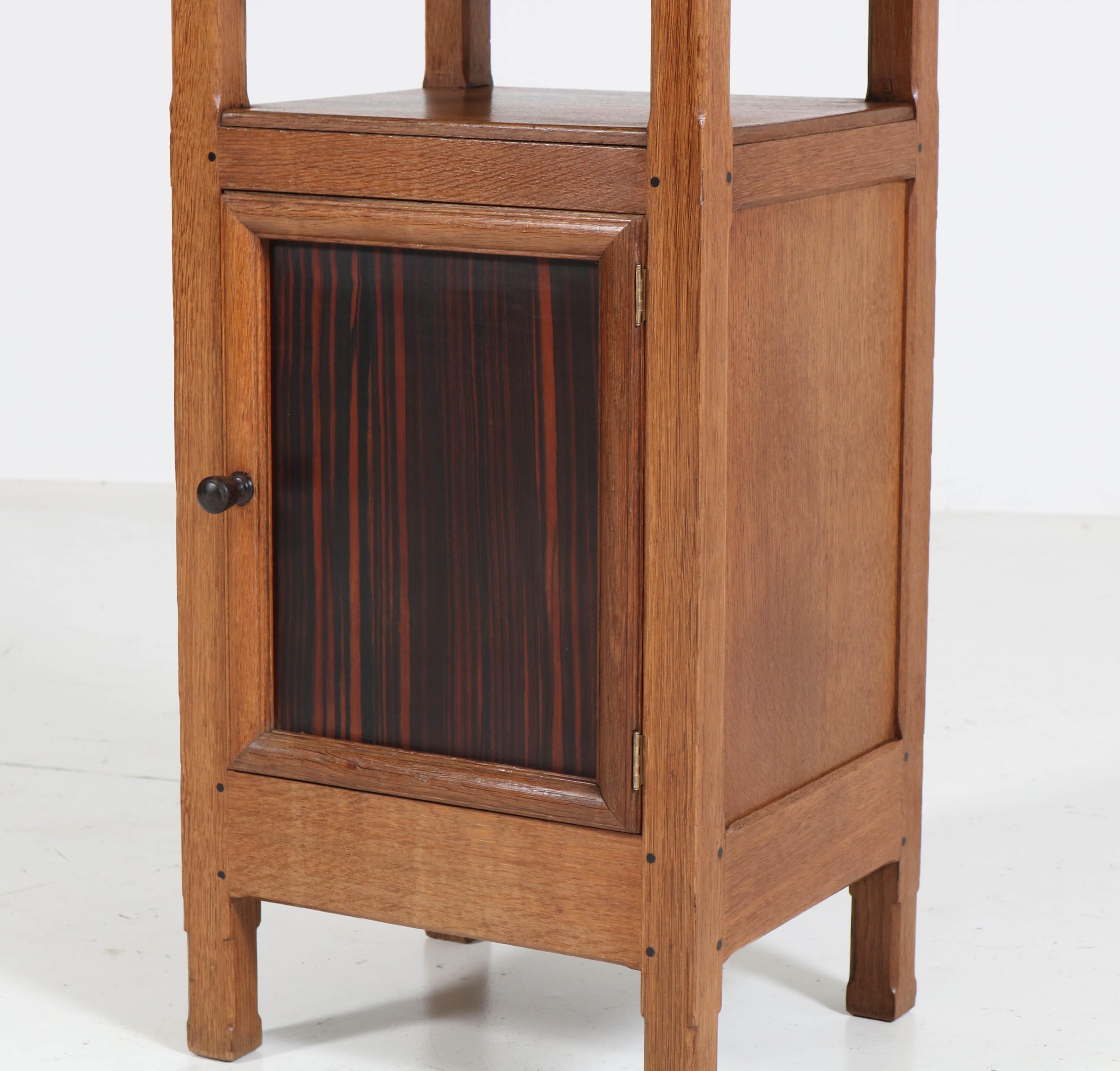 Oak Art Deco Haagse School Nightstand by Paul Bromberg for H. Pander & Zonen In Good Condition In Amsterdam, NL