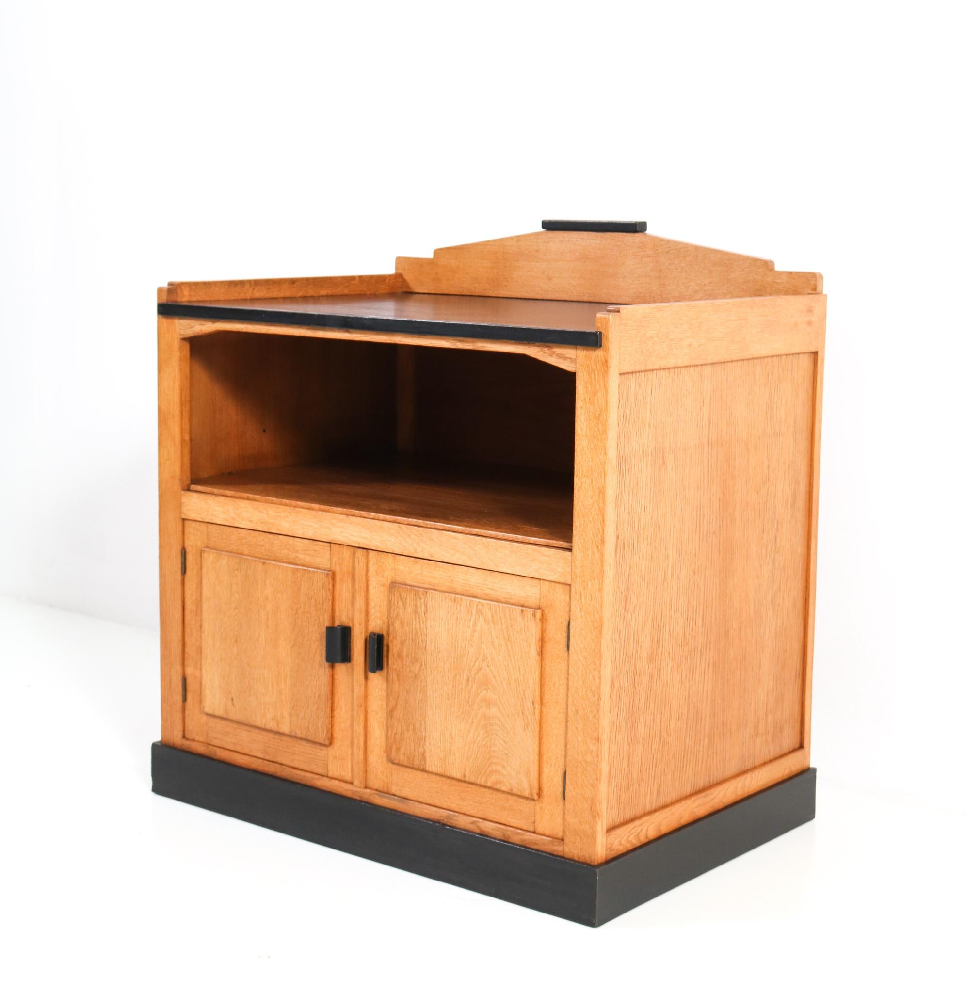 Early 20th Century Oak Art Deco Haagse School Tea Cabinet by Jan Brunott, 1920s