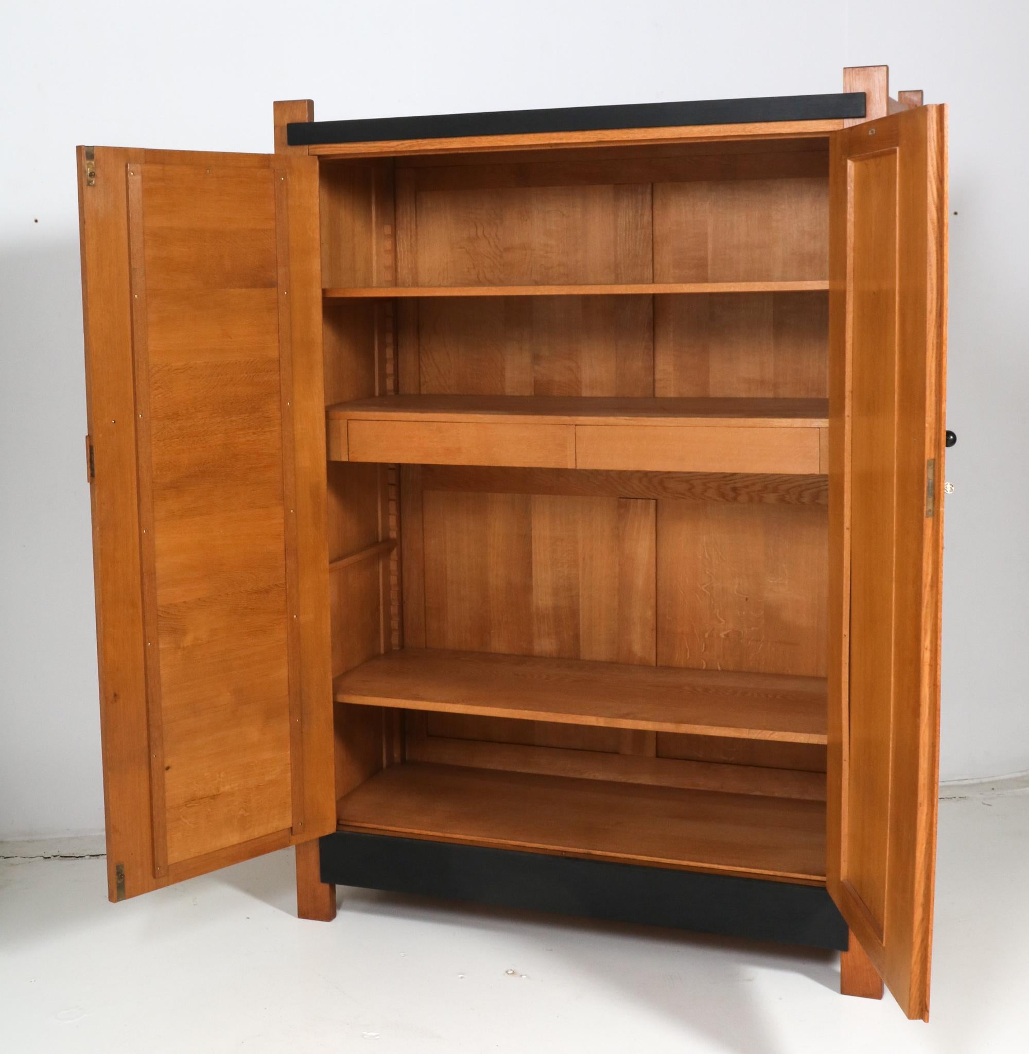 Oak Art Deco Modernist Armoire or Wardrobe by Hendrik Wouda for Pander, 1924 In Good Condition For Sale In Amsterdam, NL