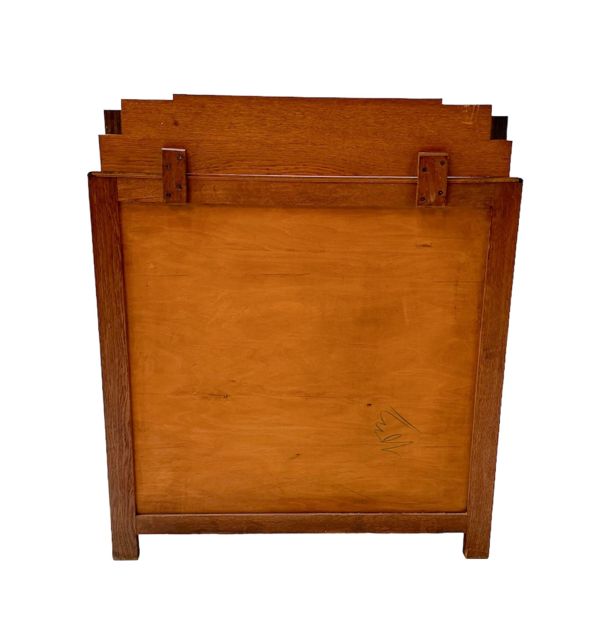 Oak Art Deco Modernist Cabinet, 1920s For Sale 2