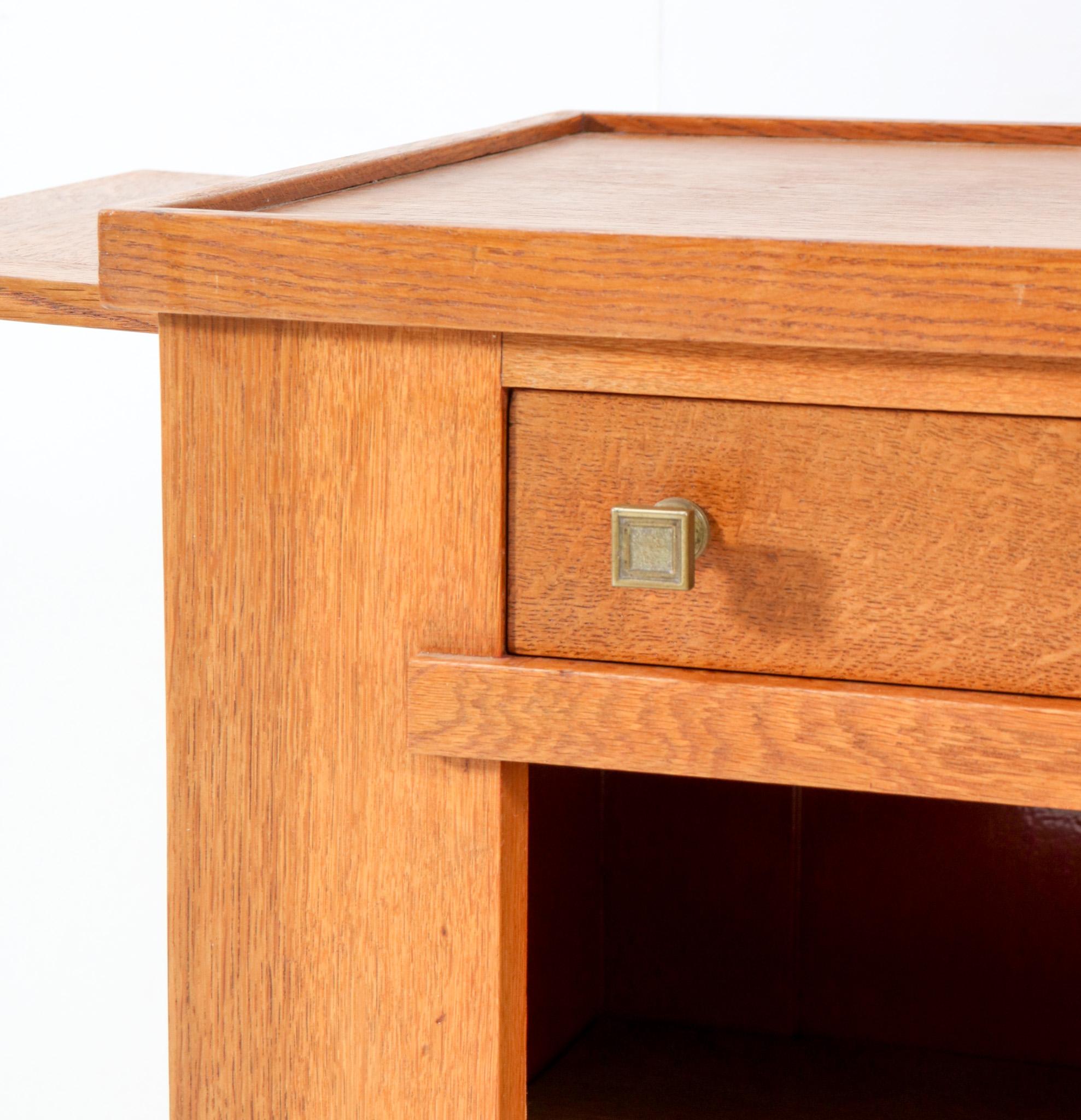 Oak Art Deco Modernist Cabinet by Hendrik Wouda for H. Pander & Zonen, 1924 For Sale 4