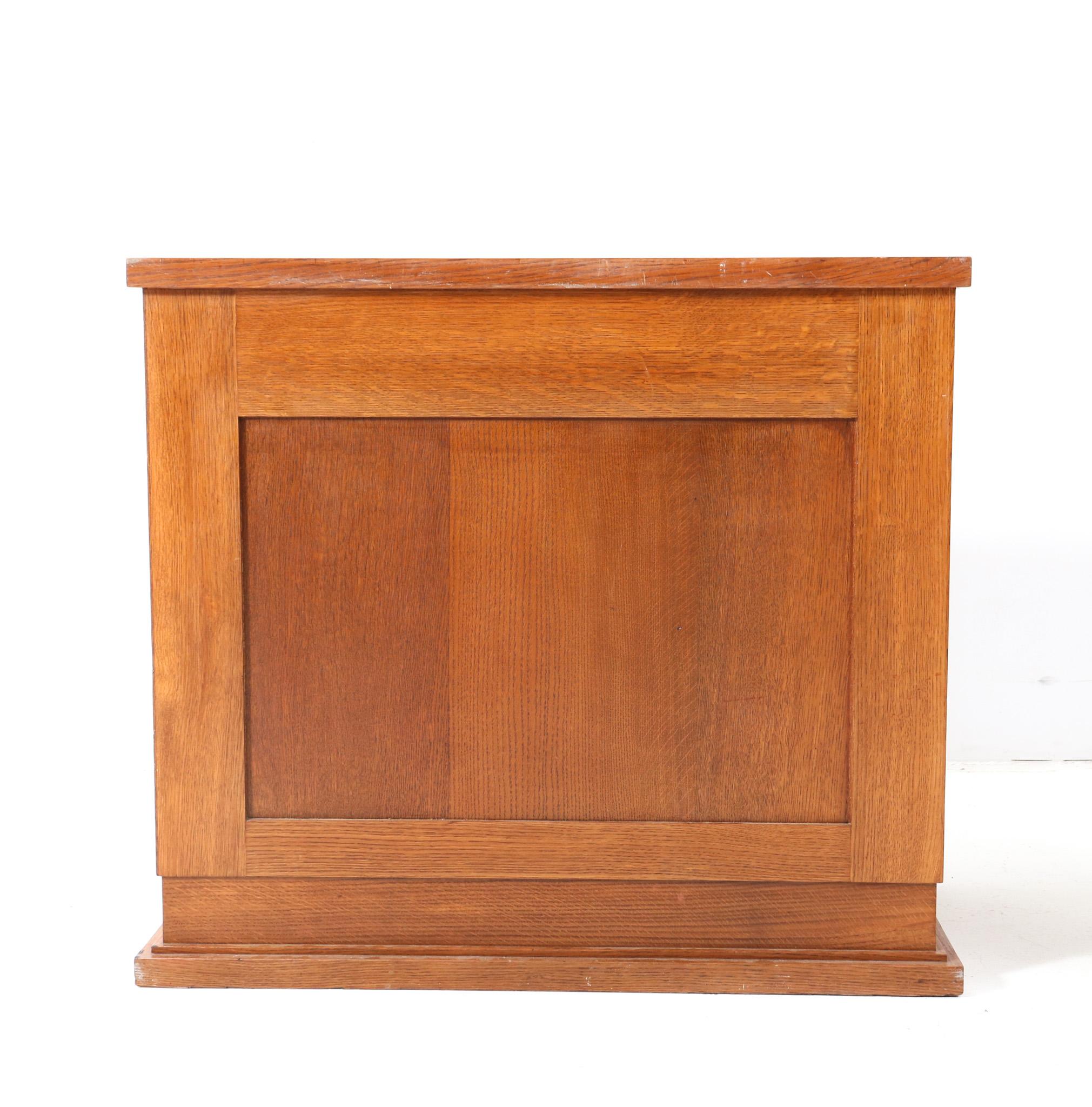 Oak Art Deco Modernist Cabinet by Hendrik Wouda for H. Pander & Zonen, 1924 For Sale 3